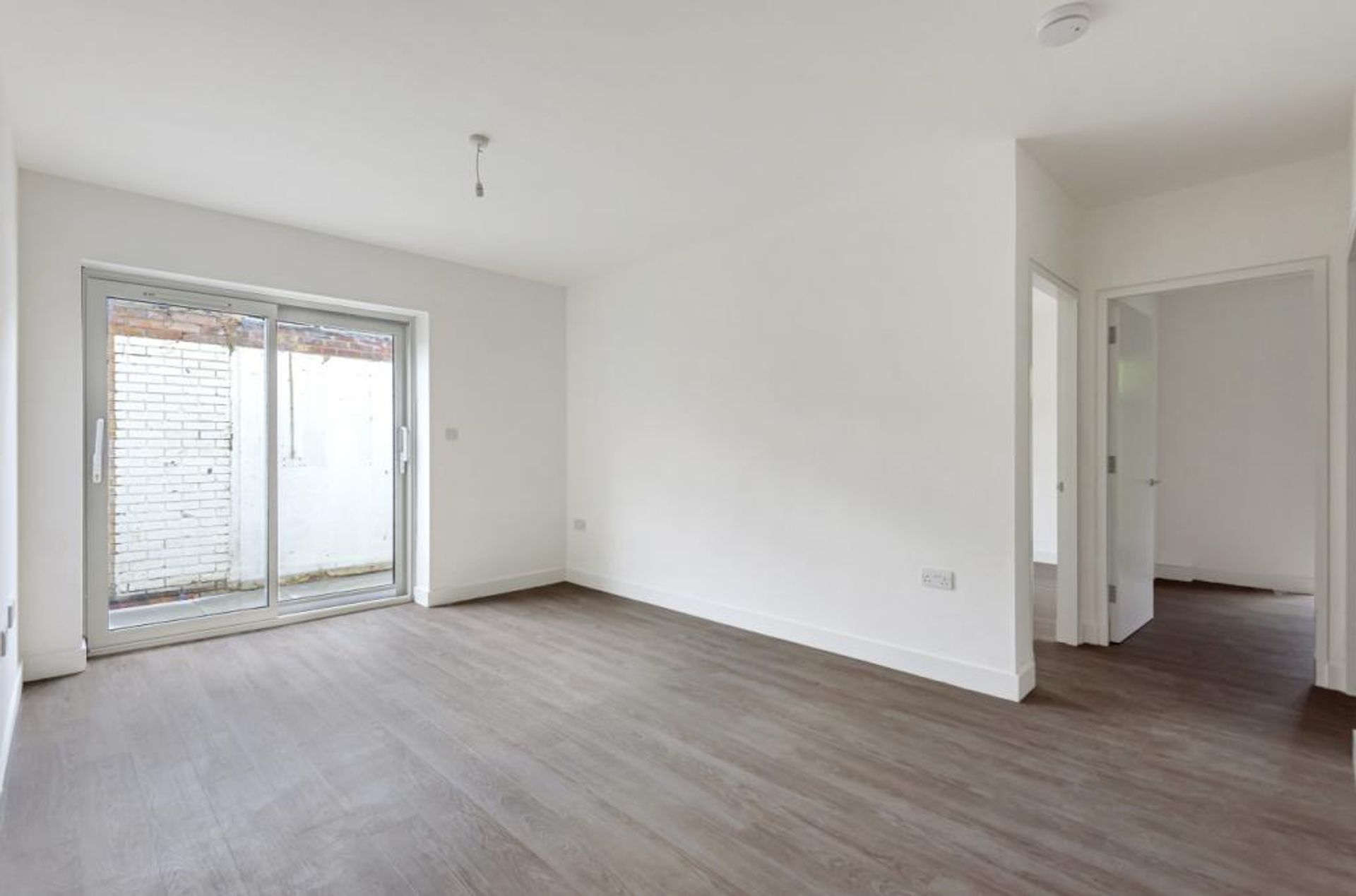 Condominium in Elmers Einde, Bromley 10852085