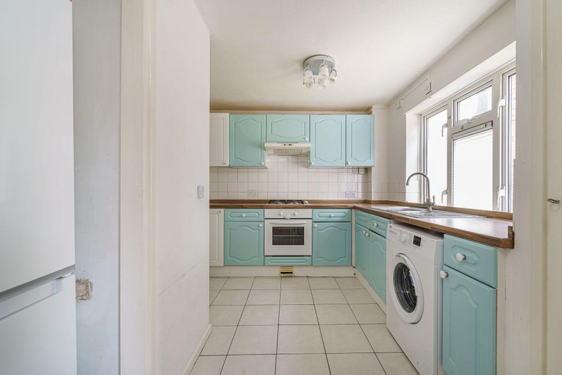 Condominium in Elmers End, Bromley 10852316