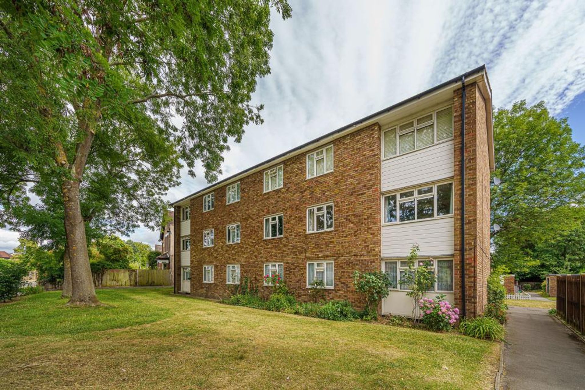 Condominium in Elmers End, Bromley 10852316