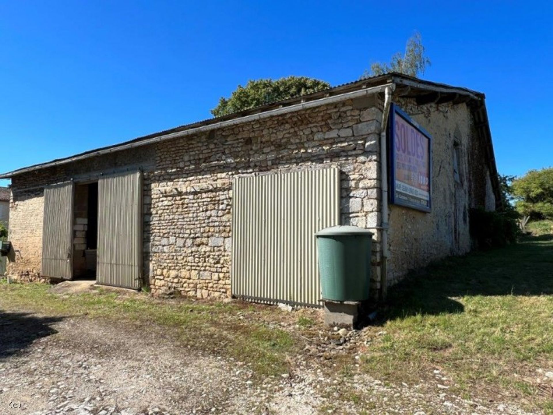 Hus i Valence-en-Poitou, Nouvelle-Aquitaine 10852413