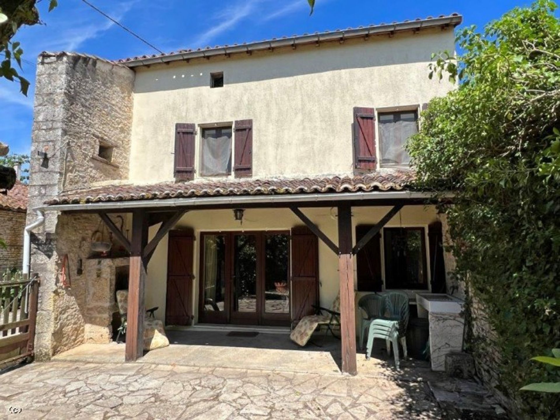 Haus im Verteuil-sur-Charente, Neu-Aquitanien 10852425