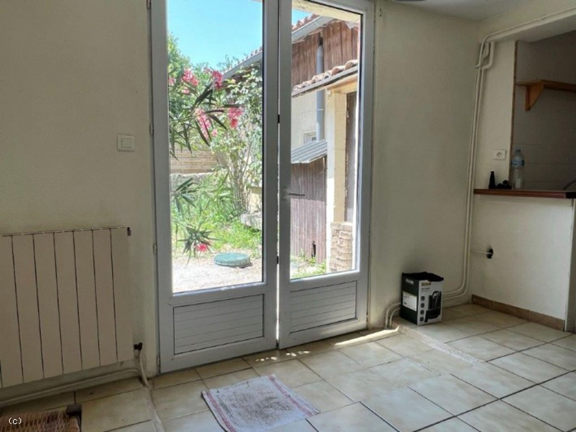 Huis in Ruffec, Nouvelle-Aquitaine 10852434