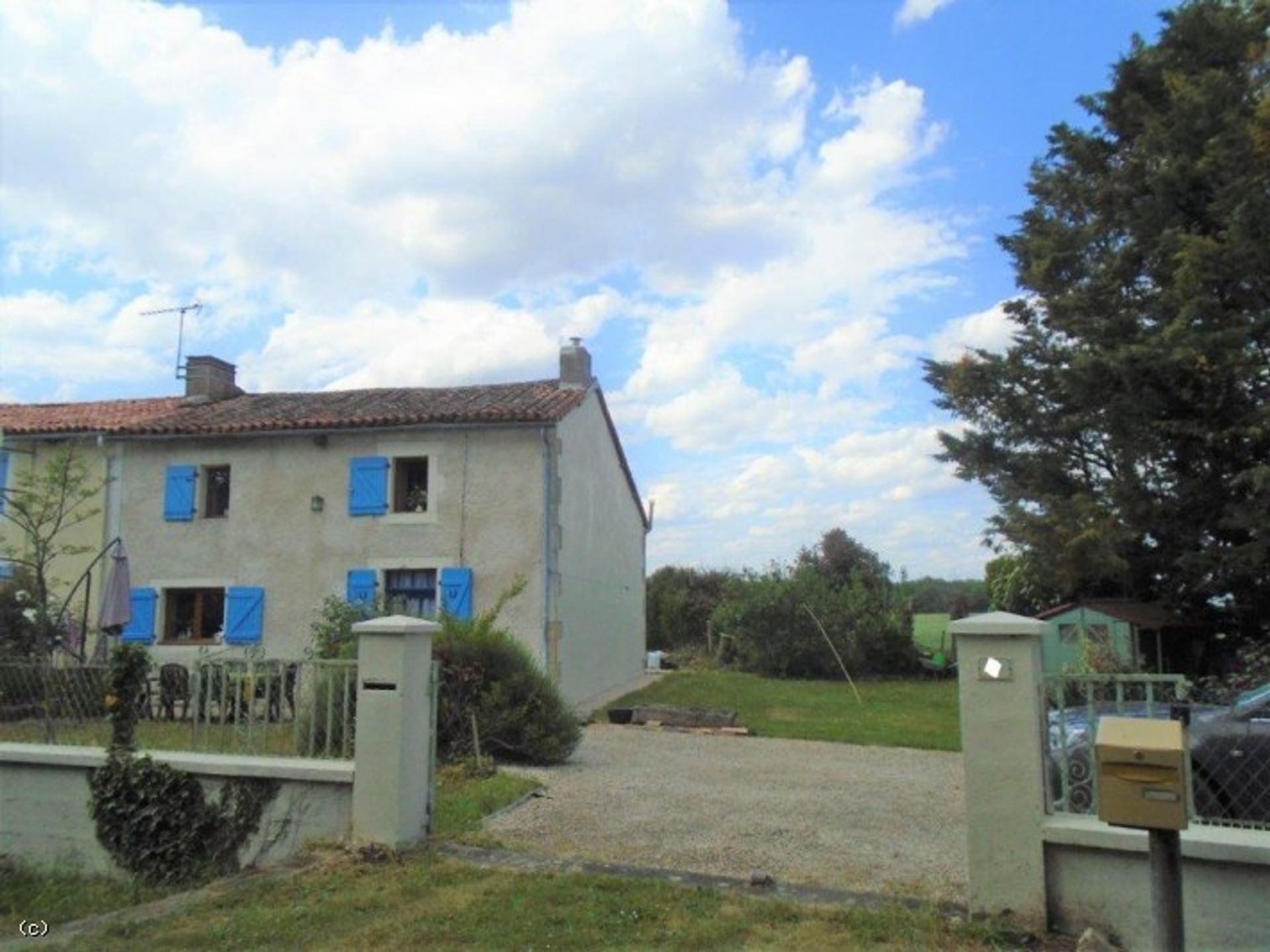 Hus i Civray, Nouvelle-Aquitaine 10852481