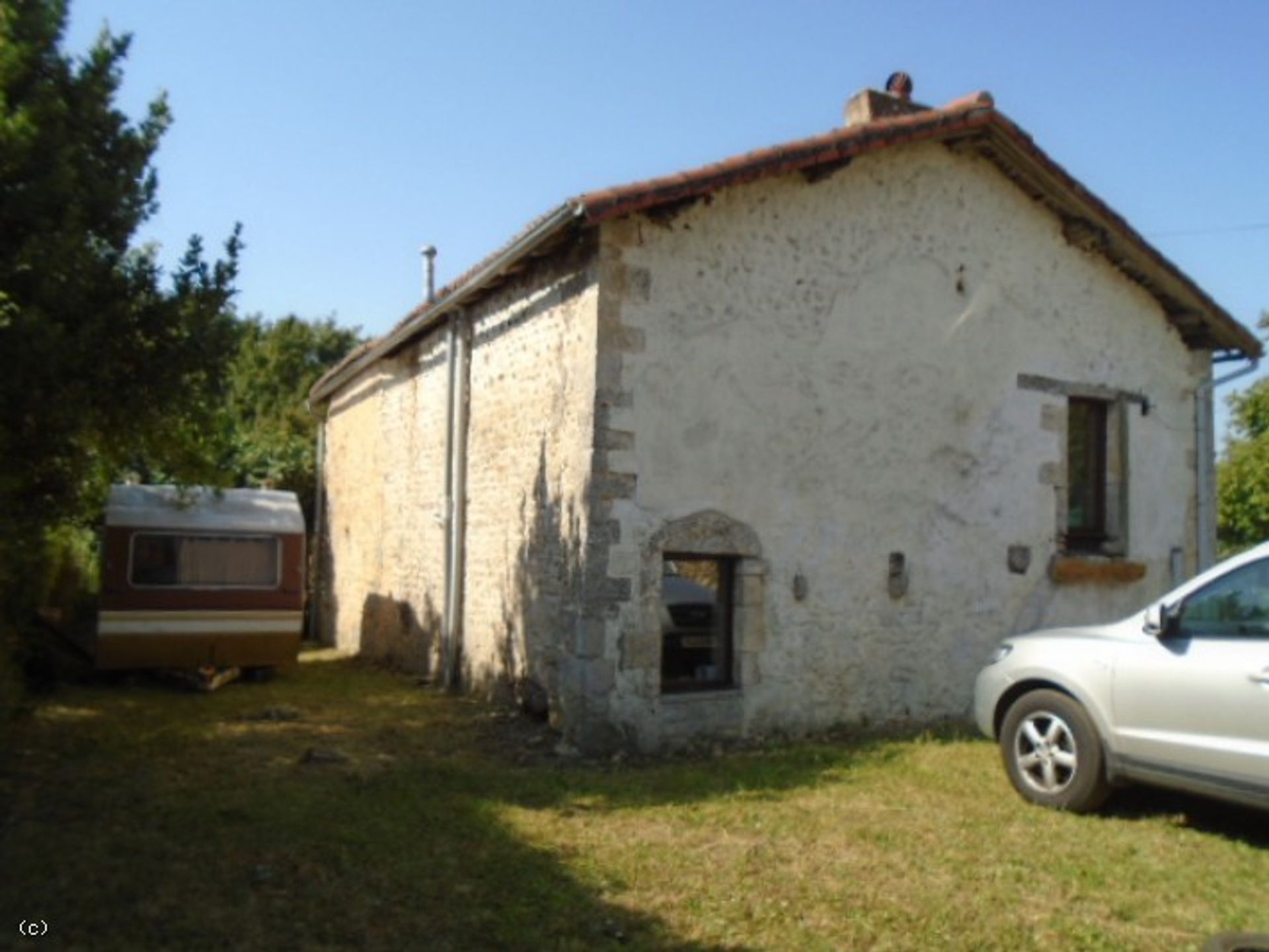 жилой дом в Nanteuil-en-Vallée, Nouvelle-Aquitaine 10852487