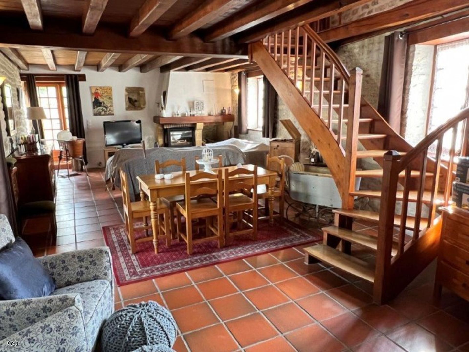 Huis in Ruffec, Nouvelle-Aquitaine 10852518