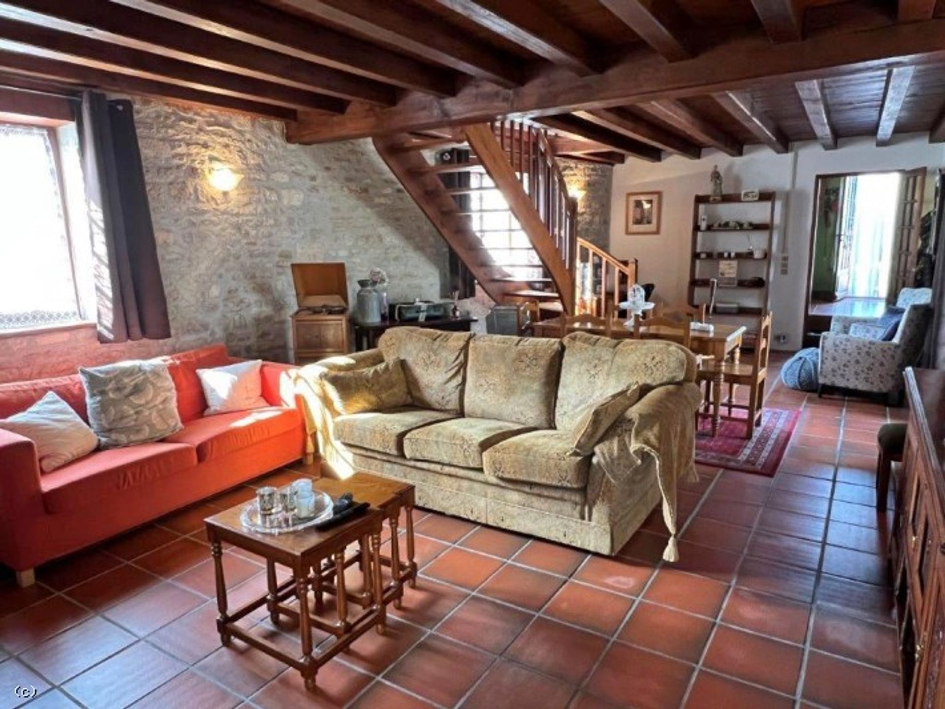 Huis in Ruffec, Nouvelle-Aquitaine 10852518