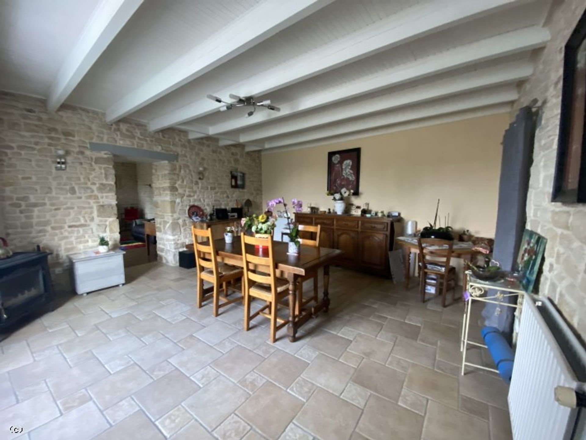 Huis in Ruffec, Nouvelle-Aquitaine 10852552