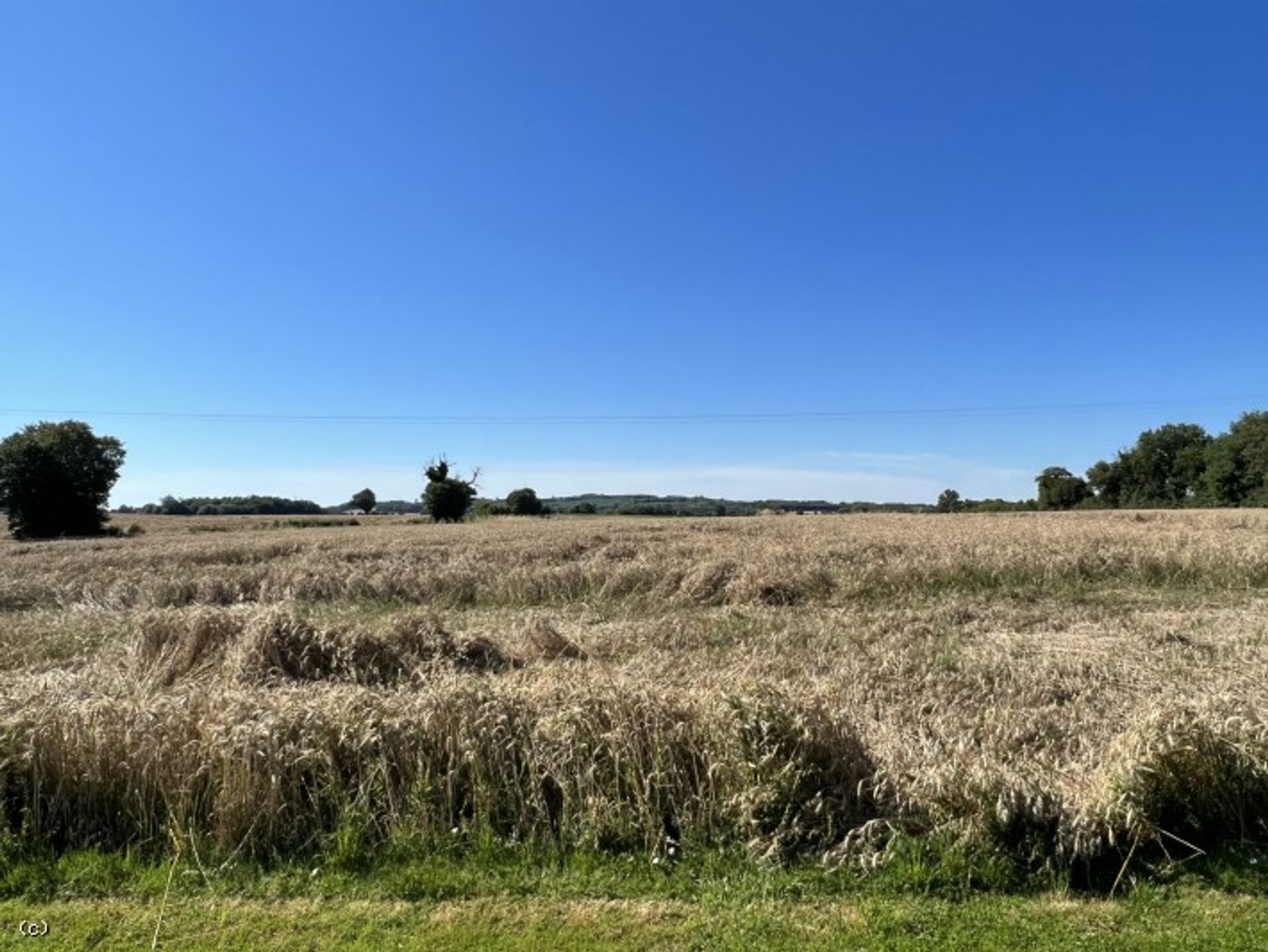 Rumah di Nanteuil-en-Vallée, Nouvelle-Aquitaine 10852557