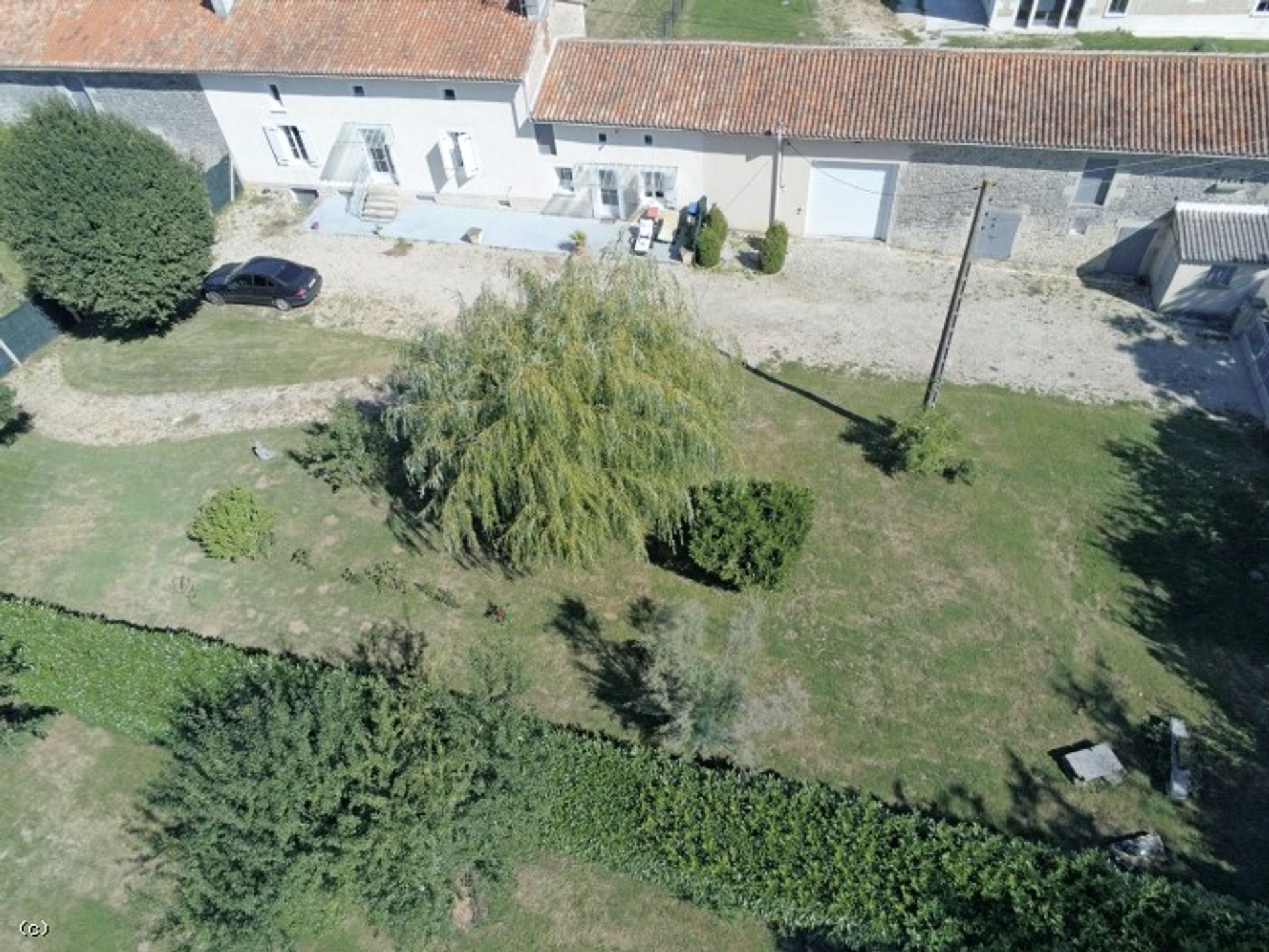 Rumah di Nanteuil-en-Vallée, Nouvelle-Aquitaine 10852557