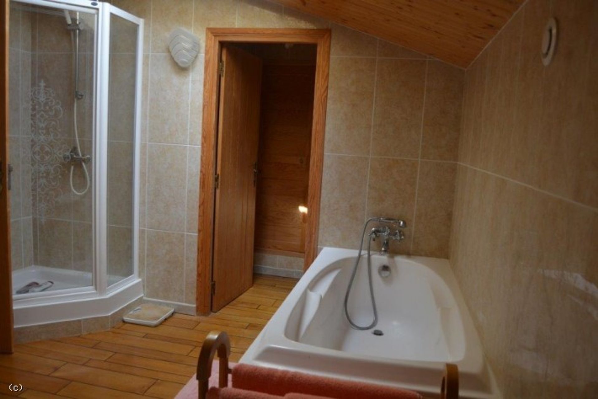 Huis in Champagne-Mouton, Nouvelle-Aquitaine 10852585