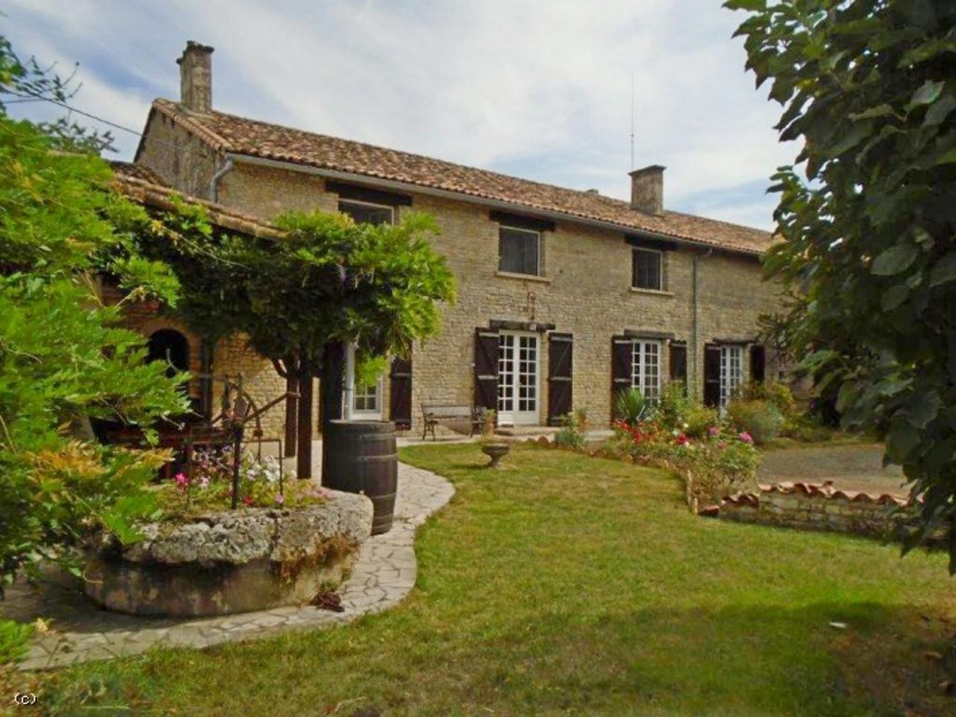 Huis in Chef-Boutonne, Nouvelle-Aquitaine 10852598