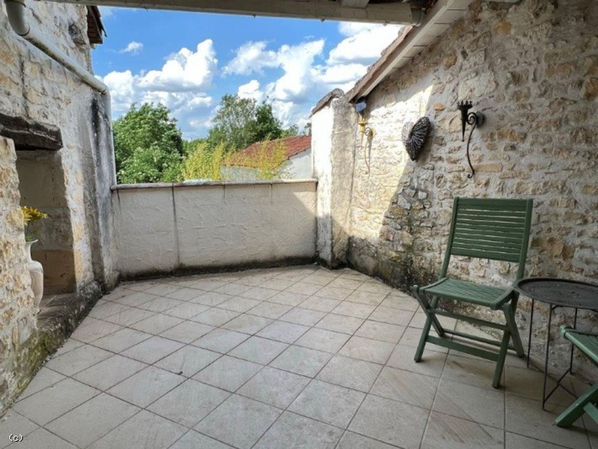 casa no Verteuil-sur-Charente, Nouvelle-Aquitaine 10852605