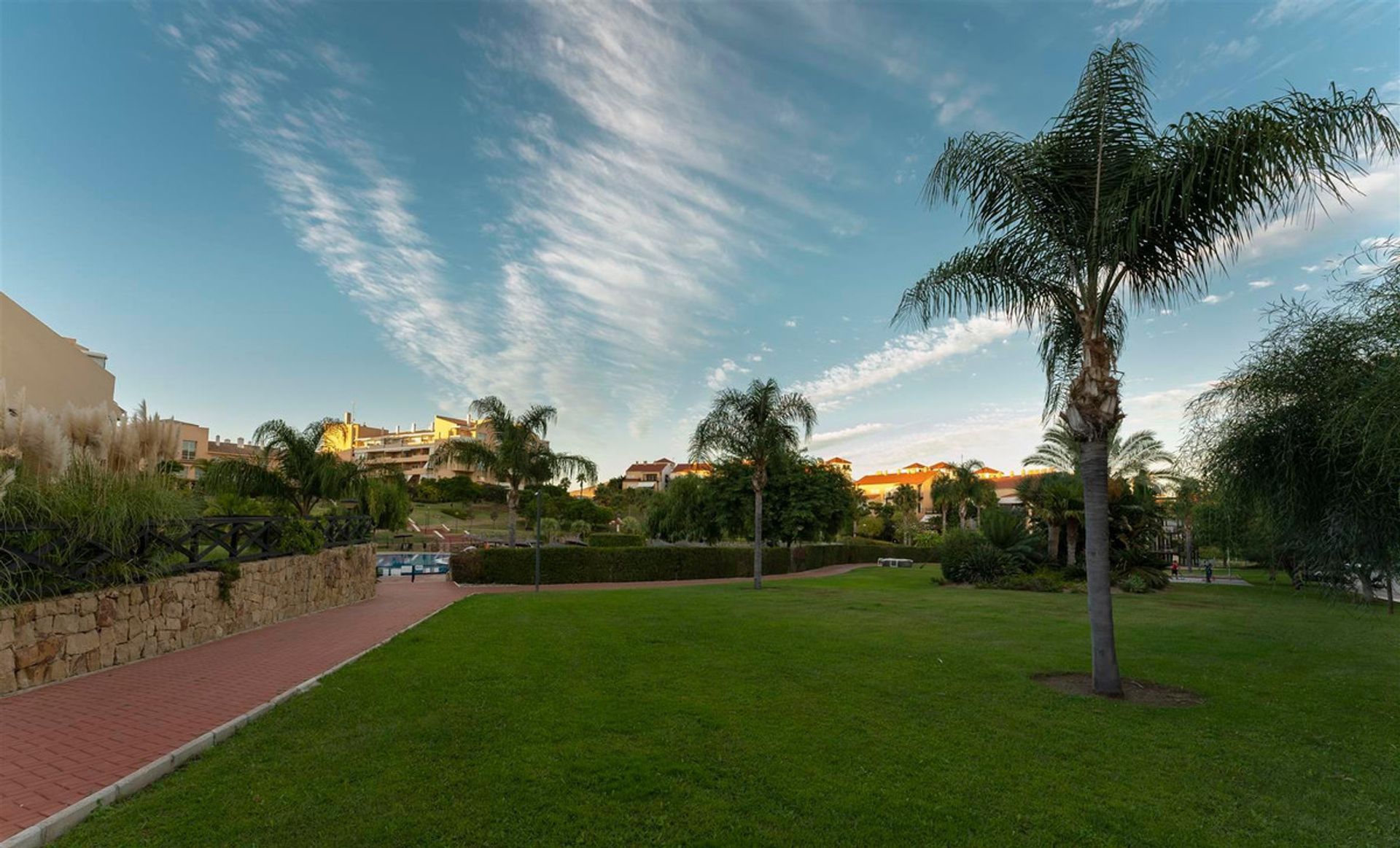 Condominium in Alhaurín de la Torre, Andalucía 10852736