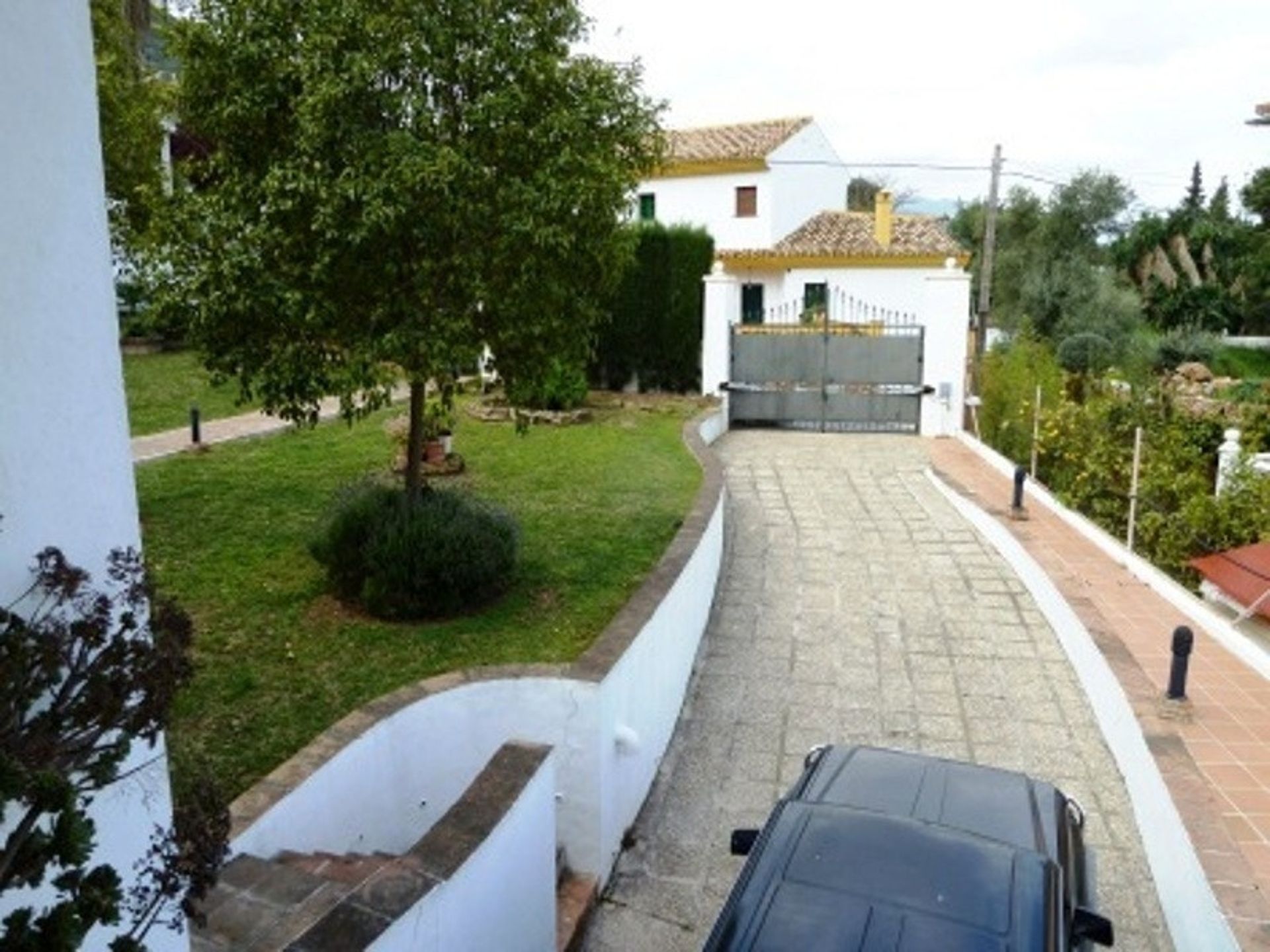 Casa nel Alhaurín de la Torre, Andalucía 10852740