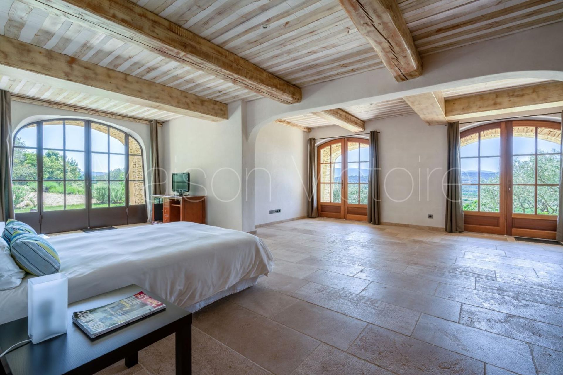 casa no Saint-Saturnin-lès-Apt, Provence-Alpes-Côte d'Azur 10853086