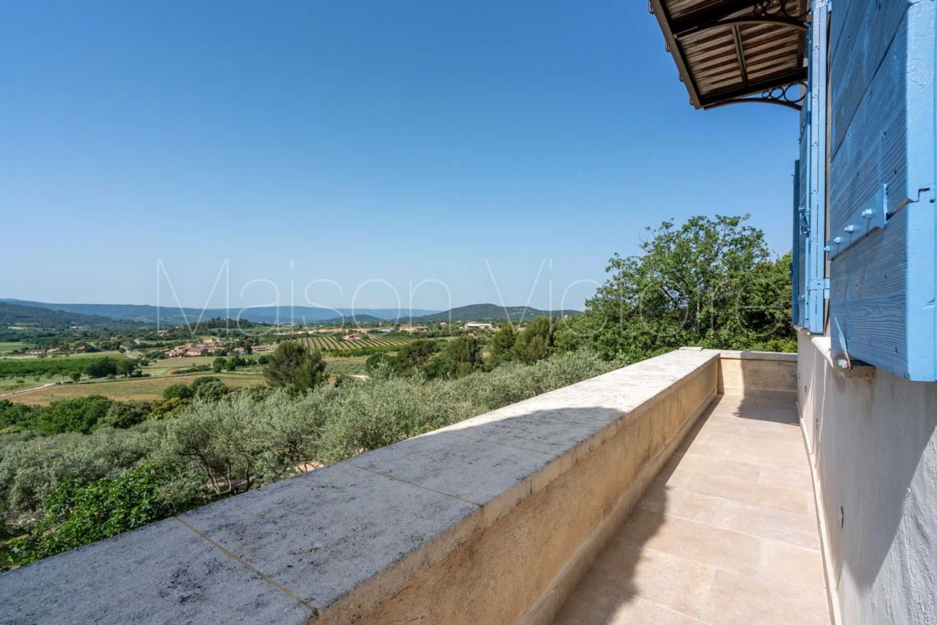 بيت في Saint-Saturnin-lès-Apt, Provence-Alpes-Côte d'Azur 10853086