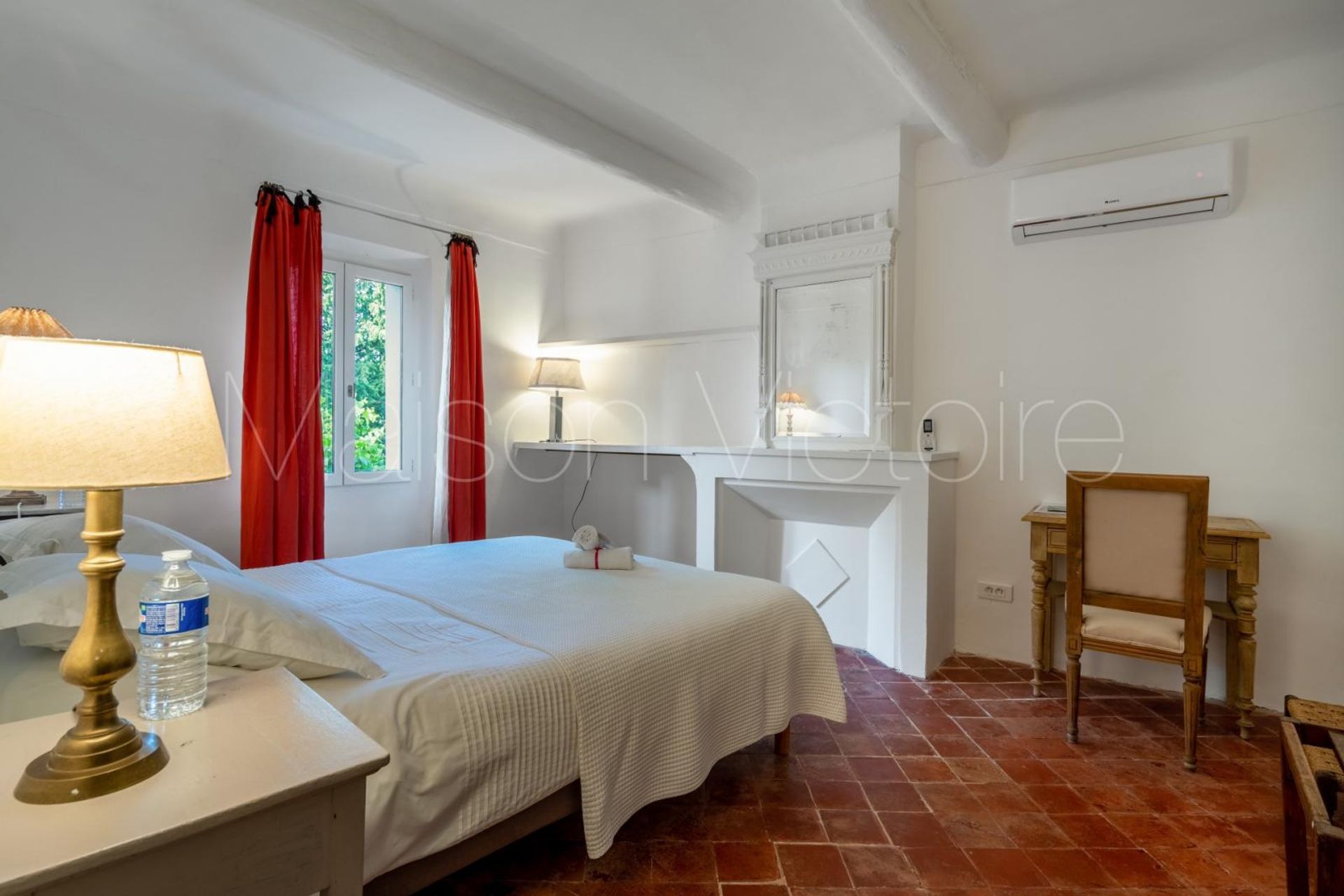 жилой дом в Saint-Saturnin-lès-Apt, Provence-Alpes-Côte d'Azur 10853107