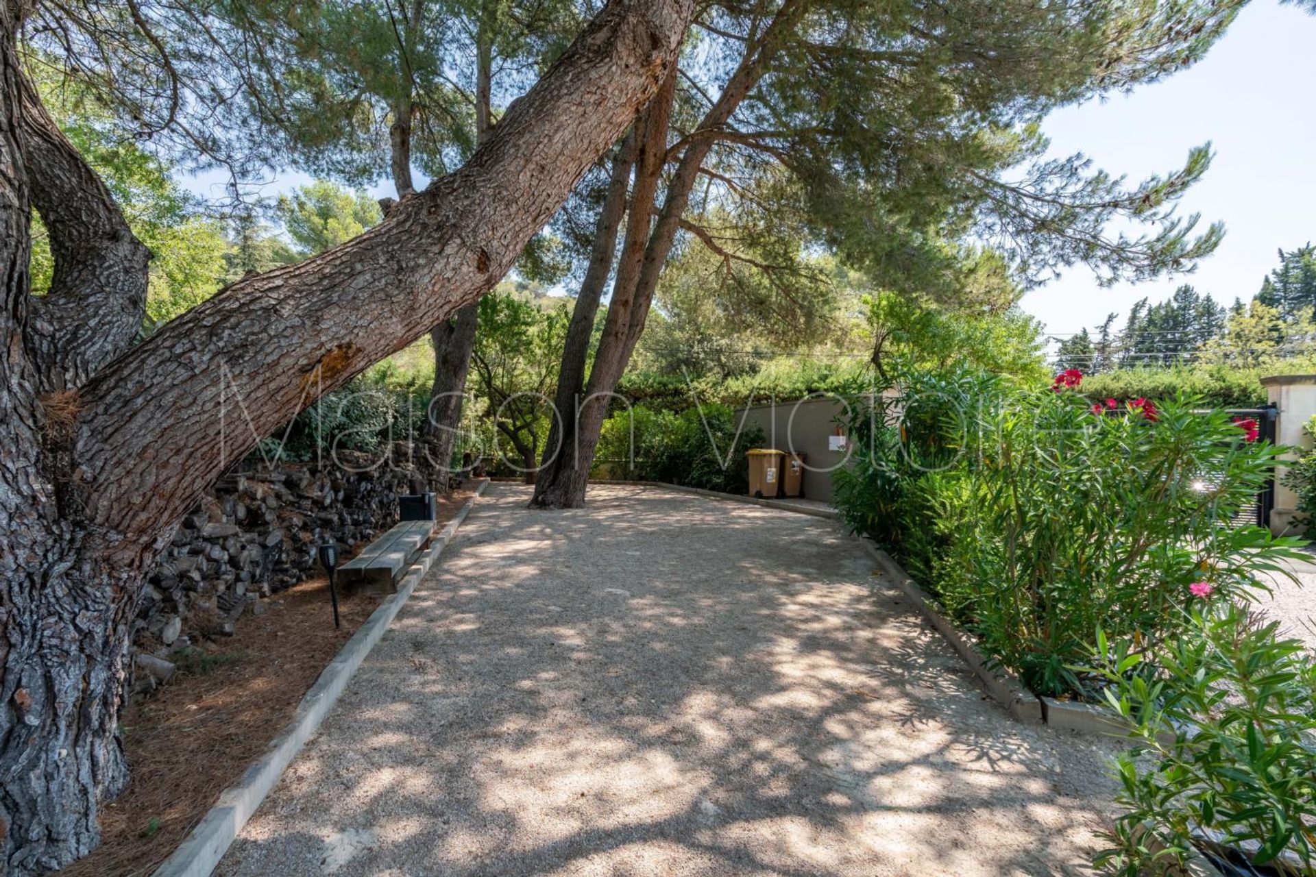 rumah dalam Taillades, Provence-Alpes-Côte d'Azur 10853110