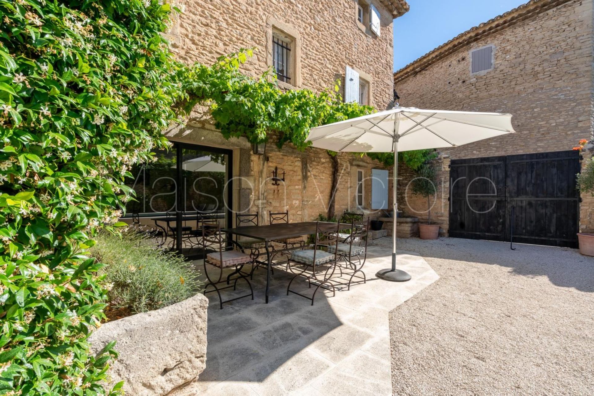 Hus i Cabrières-d'Avignon, Provence-Alpes-Côte d'Azur 10853143