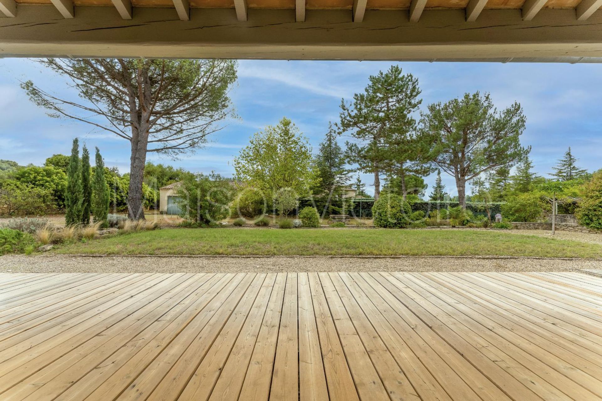 House in L'Isle-sur-la-Sorgue, Provence-Alpes-Côte d'Azur 10853170