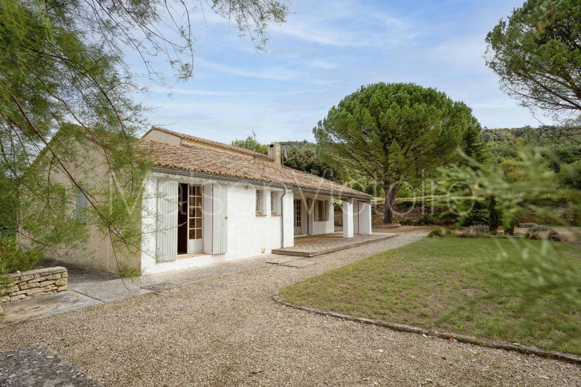 House in L'Isle-sur-la-Sorgue, Provence-Alpes-Côte d'Azur 10853170