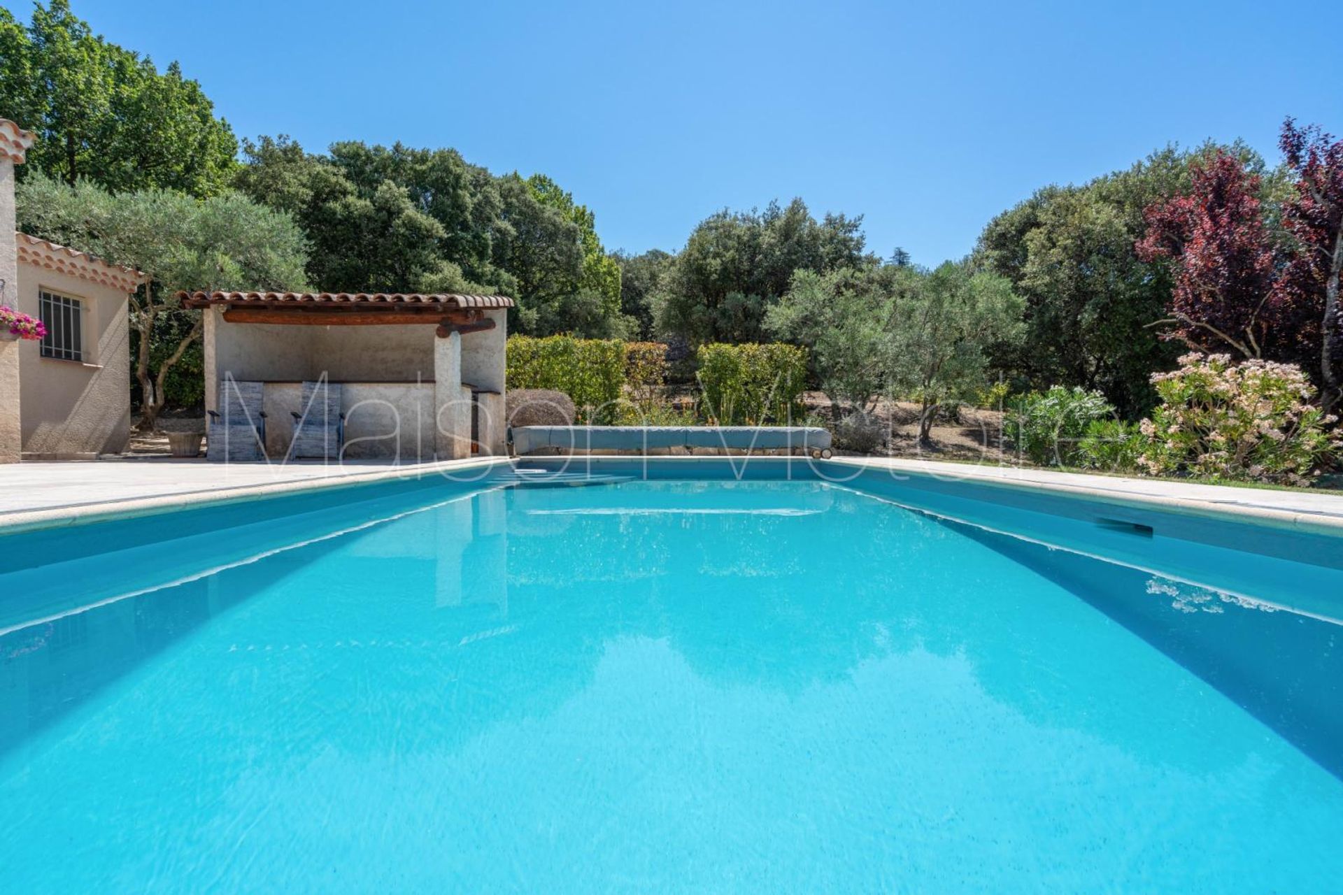 Casa nel L'Isle-sur-la-Sorgue, Provence-Alpes-Côte d'Azur 10853174