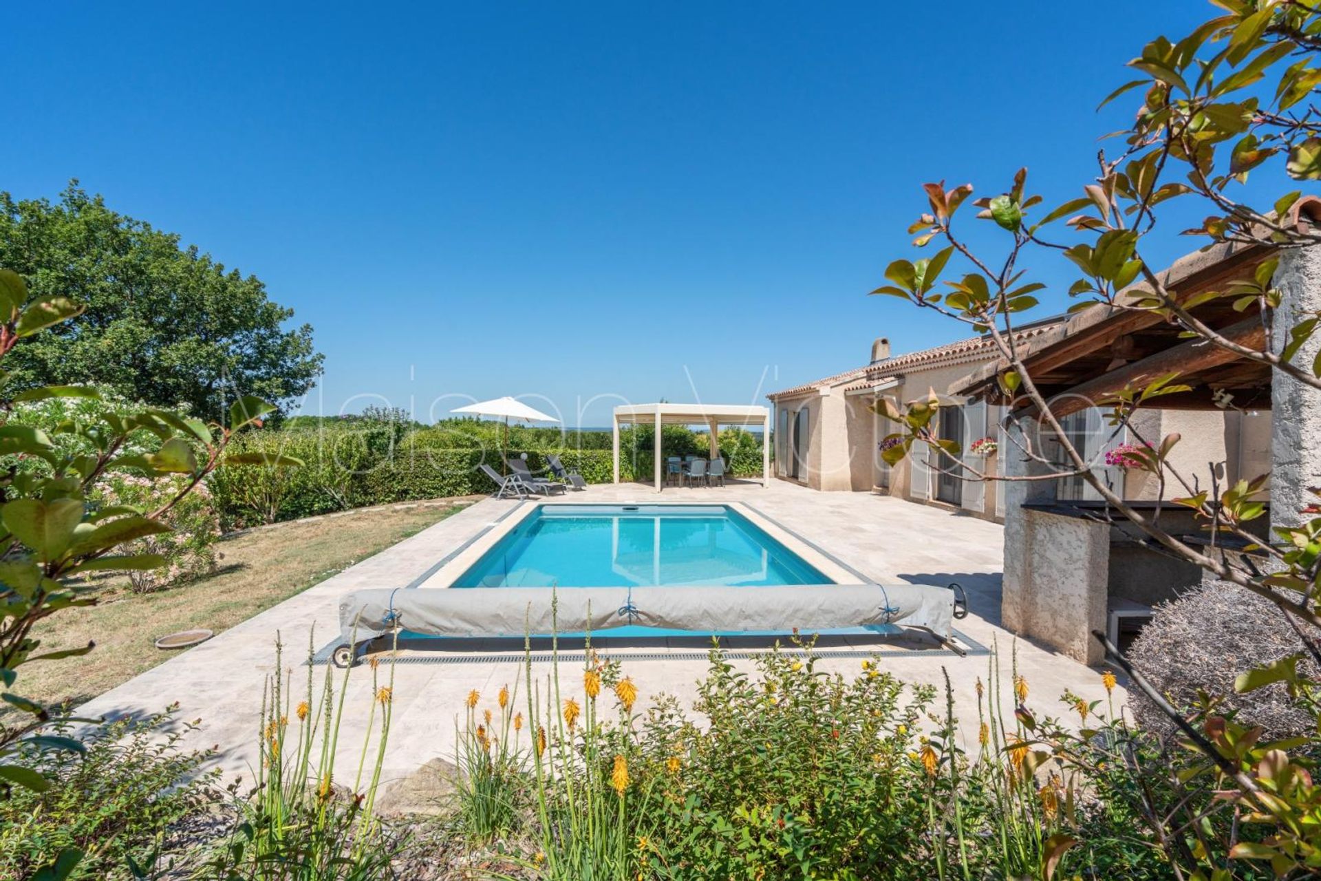 Casa nel L'Isle-sur-la-Sorgue, Provence-Alpes-Côte d'Azur 10853174