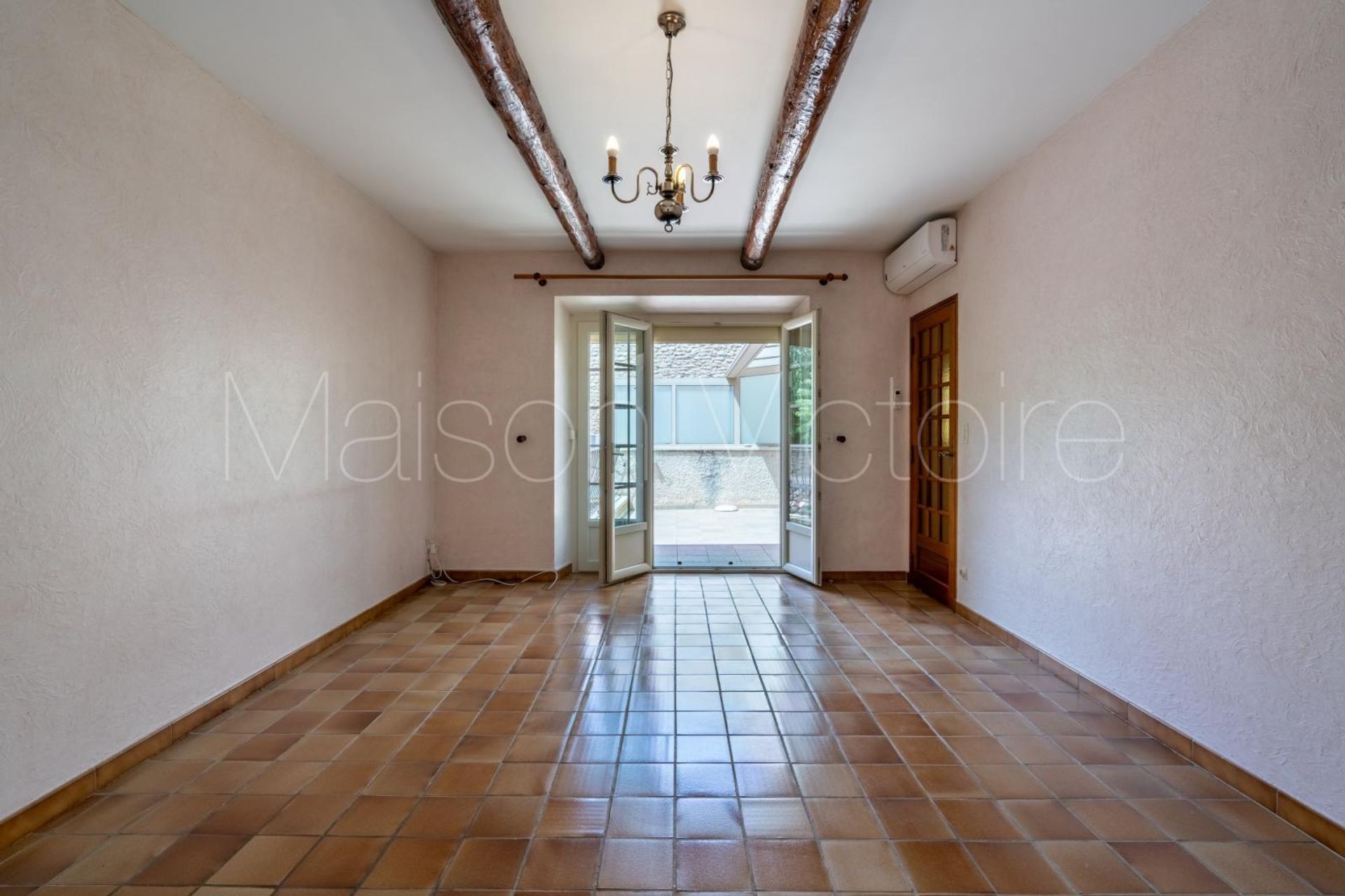 Casa nel Cabrières-d'Avignon, Provence-Alpes-Côte d'Azur 10853186