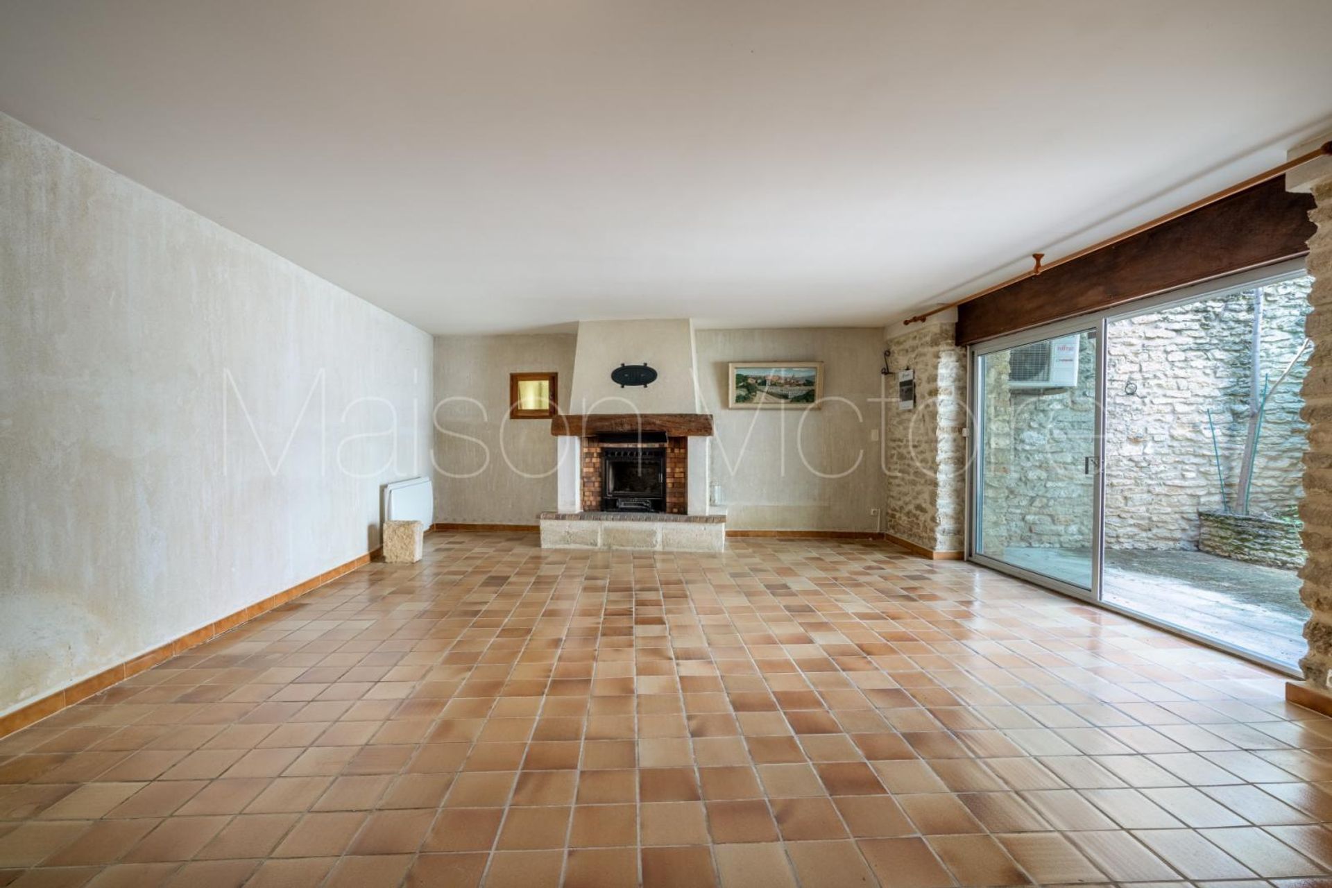 casa no Cabrières-d'Avignon, Provence-Alpes-Côte d'Azur 10853186