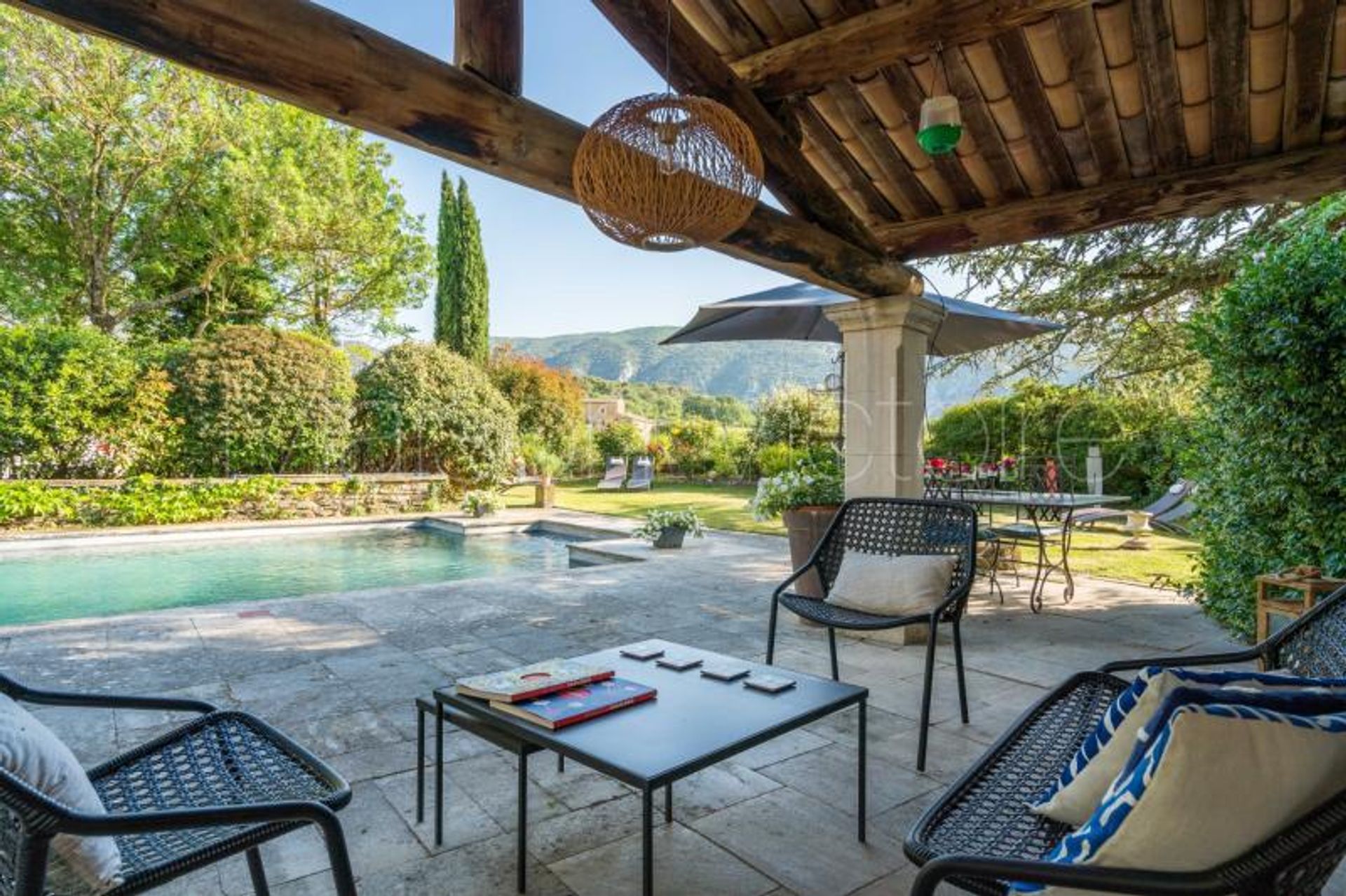 Будинок в Oppede le Vieux, Provence-Alpes-Cote d'Azur 10853297