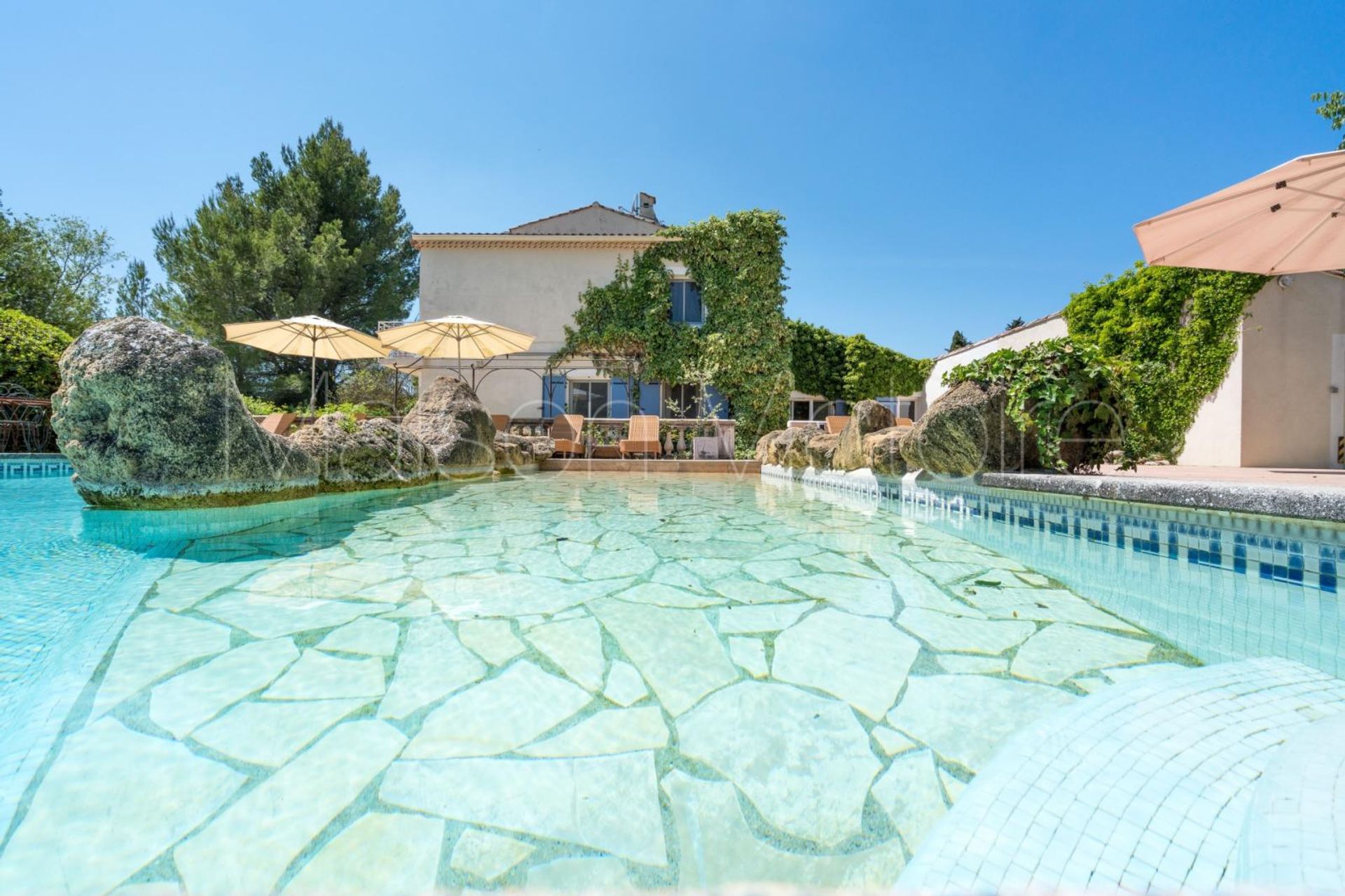 Будинок в Taillades, Provence-Alpes-Côte d'Azur 10853374