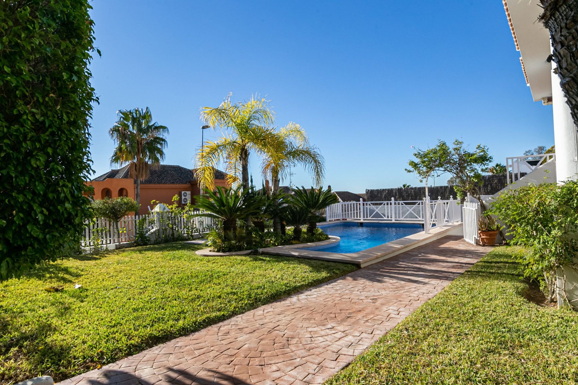 House in Benalmádena, Andalusia 10853376