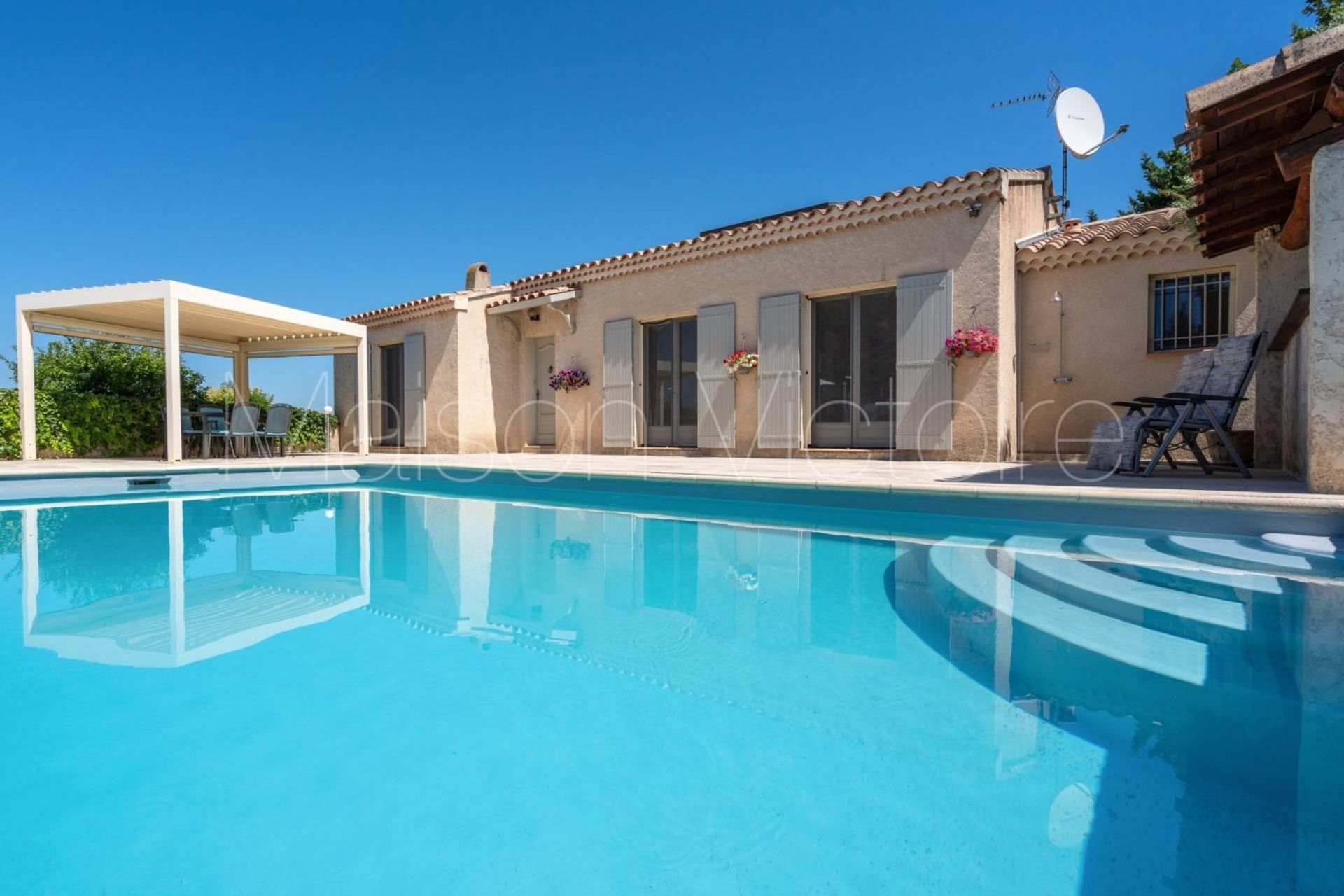 Huis in Saumane-de-Vaucluse, Provence-Alpes-Côte d'Azur 10853449