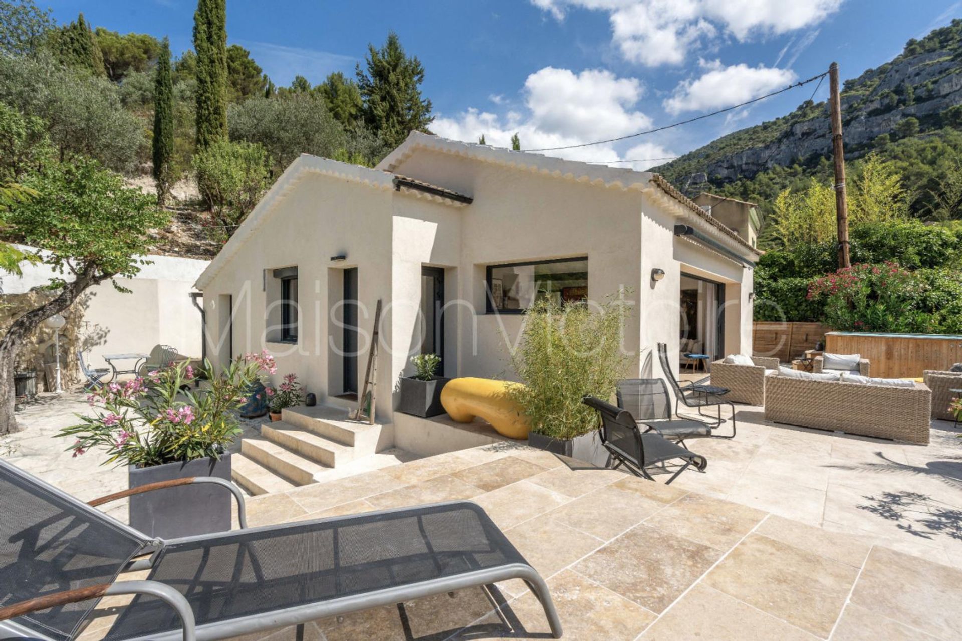 Rumah di Fontaine-de-Vaucluse, Provence-Alpes-Côte d'Azur 10853456