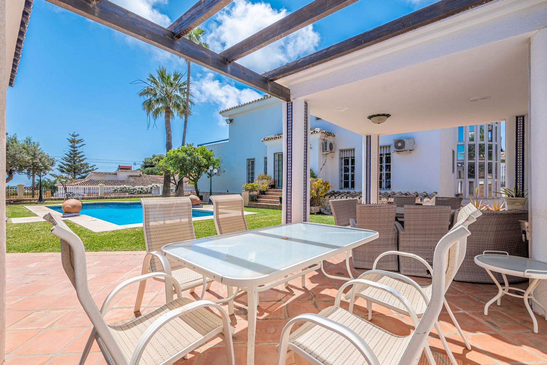 Casa nel Benalmádena, Andalucía 10853479