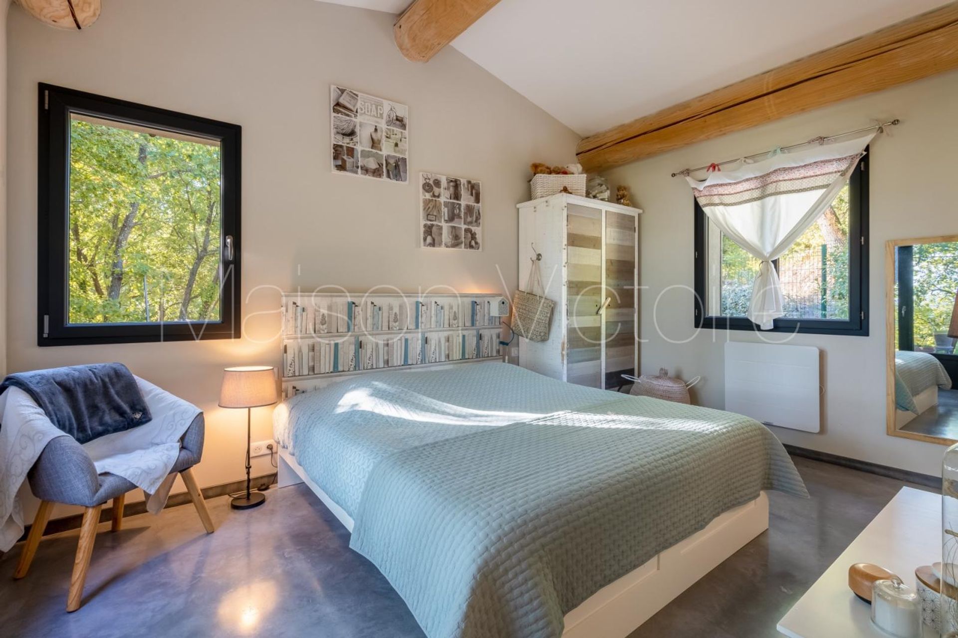 Hus i Saint-Pantaléon, Provence-Alpes-Côte d'Azur 10853484