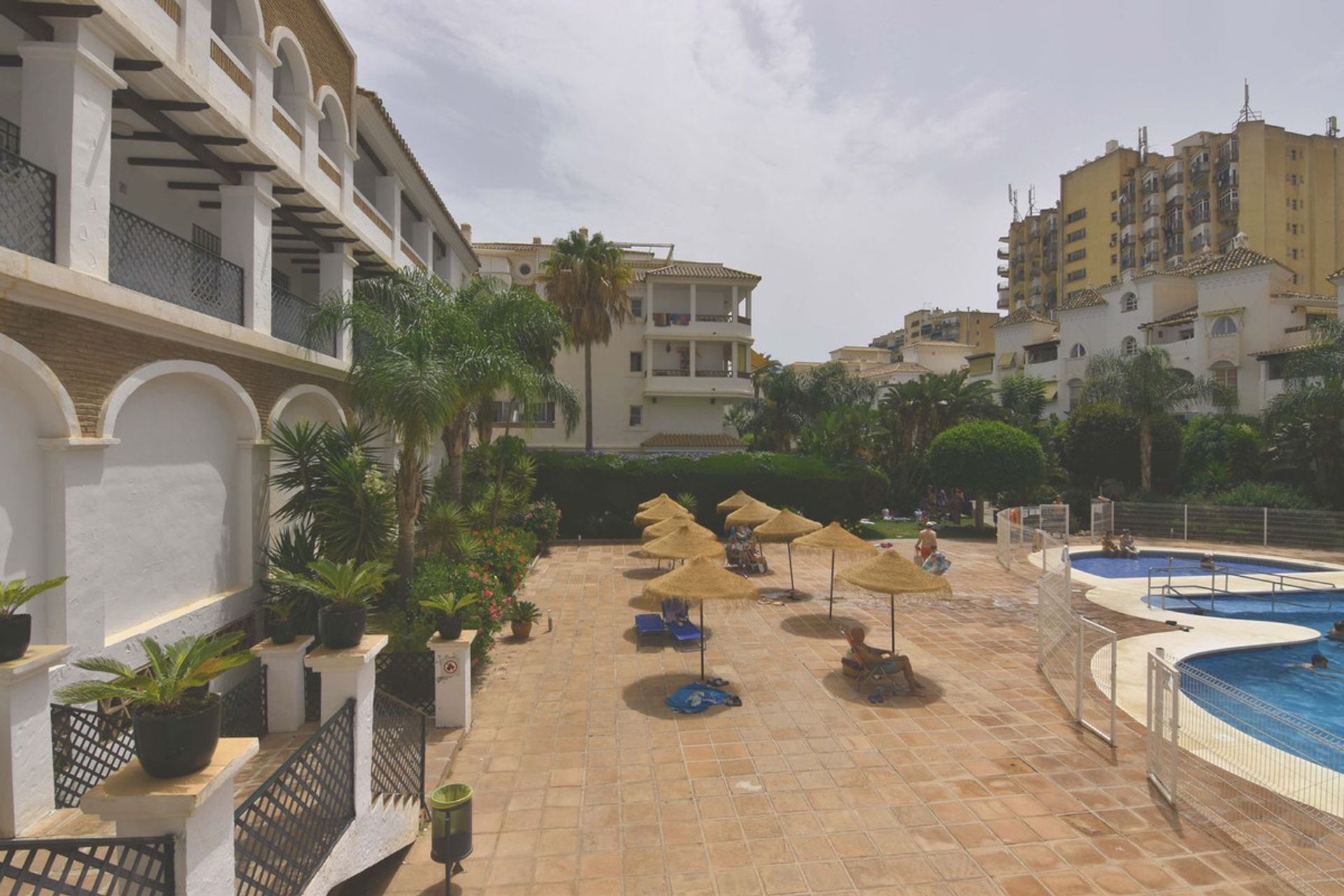 קוֹנדוֹמִינִיוֹן ב Benalmádena, Andalusia 10853803