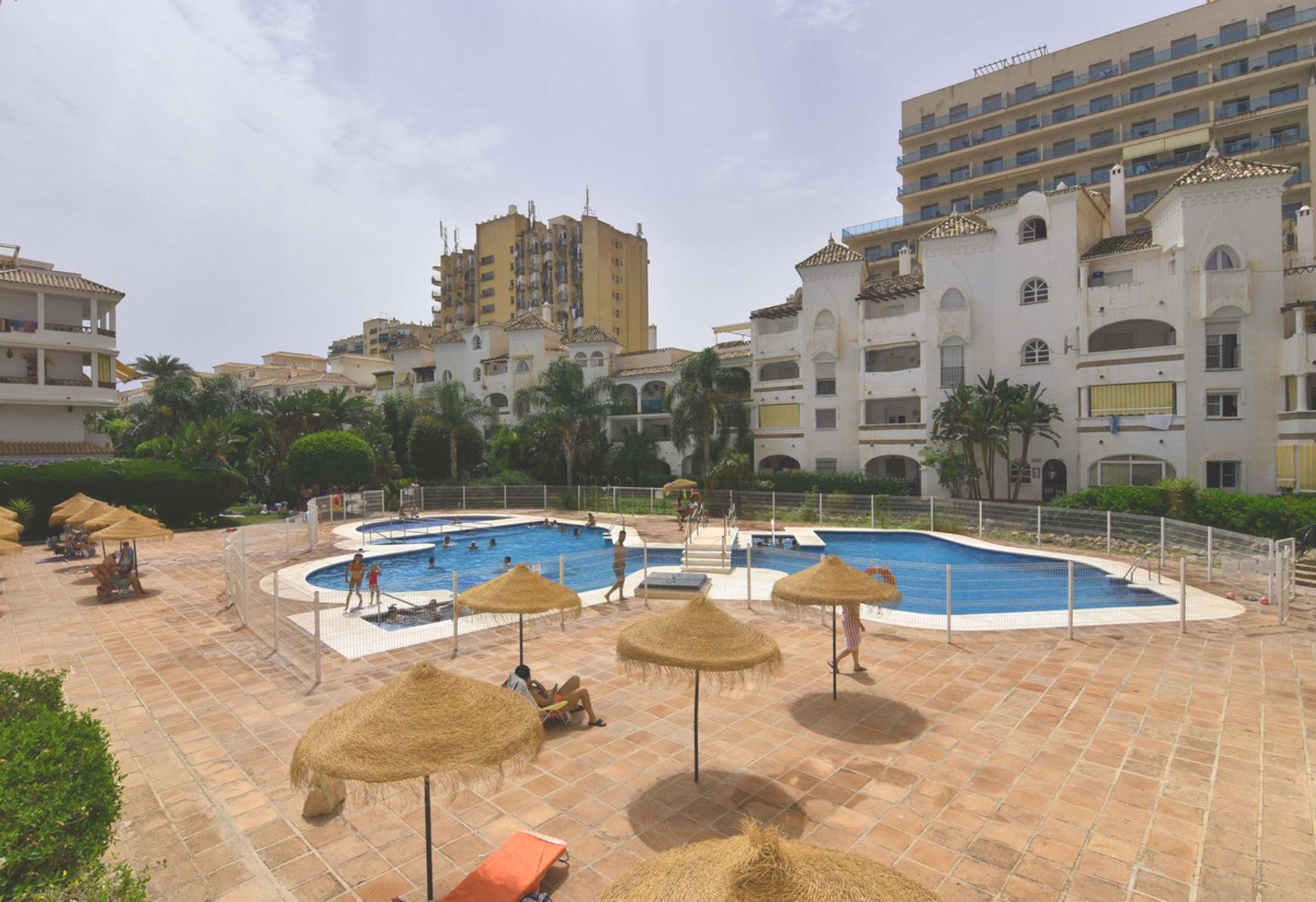 קוֹנדוֹמִינִיוֹן ב Benalmádena, Andalusia 10853803