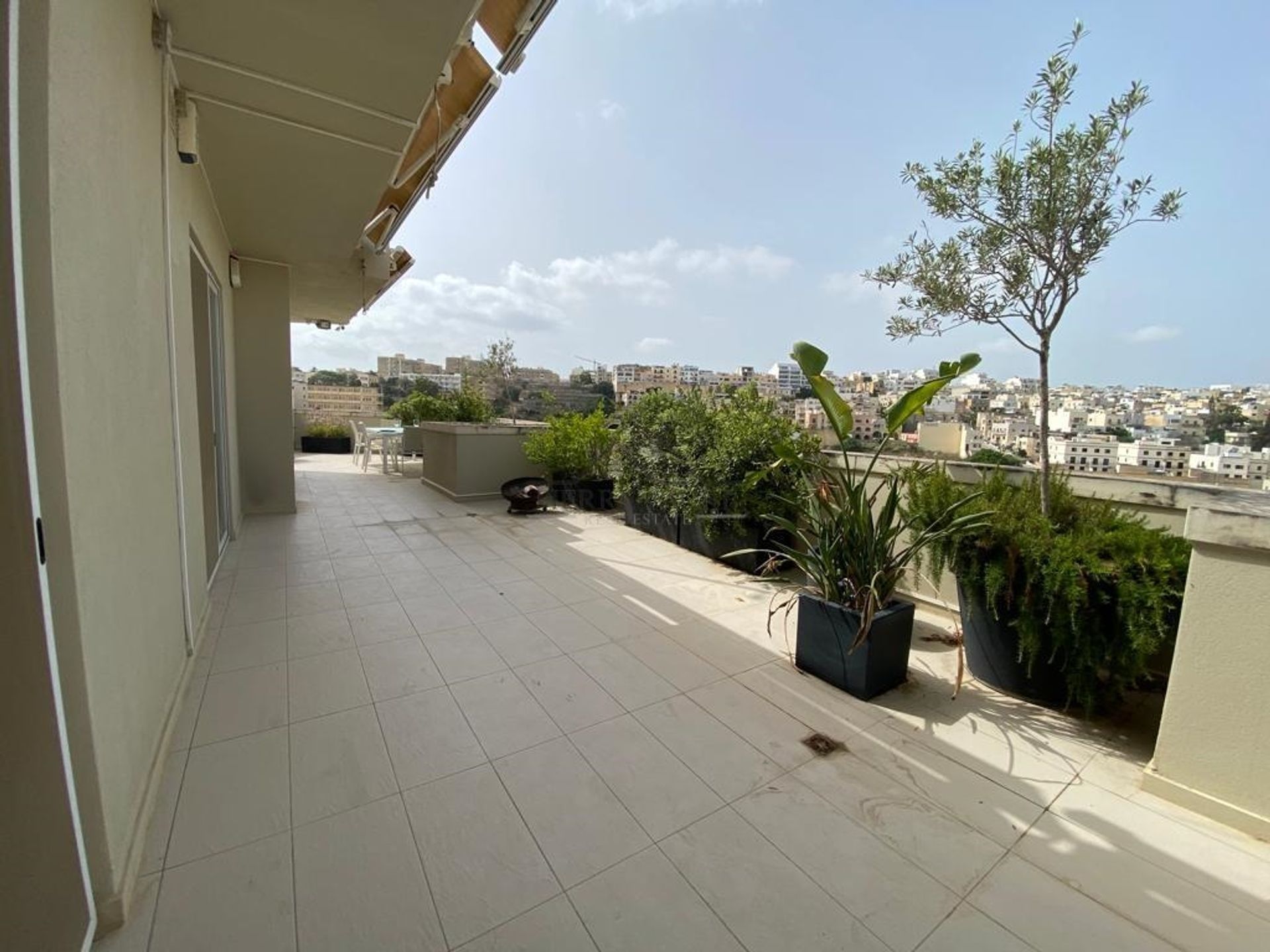 Talo sisään Tal-Mejda, Swieqi 10854040