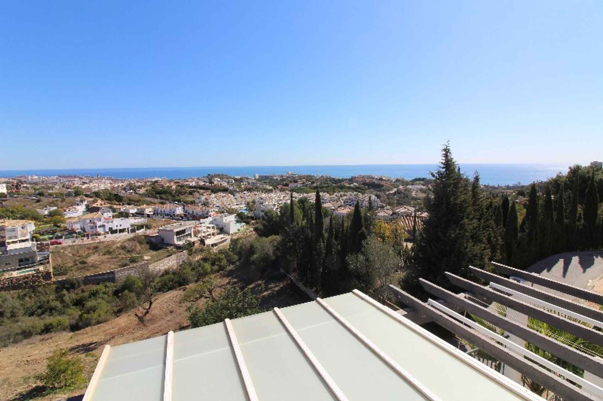 Talo sisään Benalmádena, Andalucía 10854107