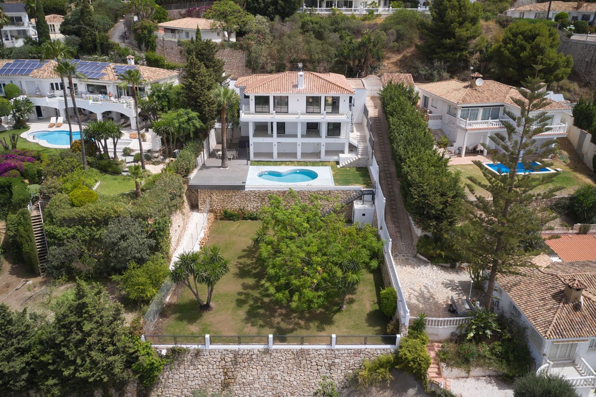 House in Benalmádena, Andalusia 10854136