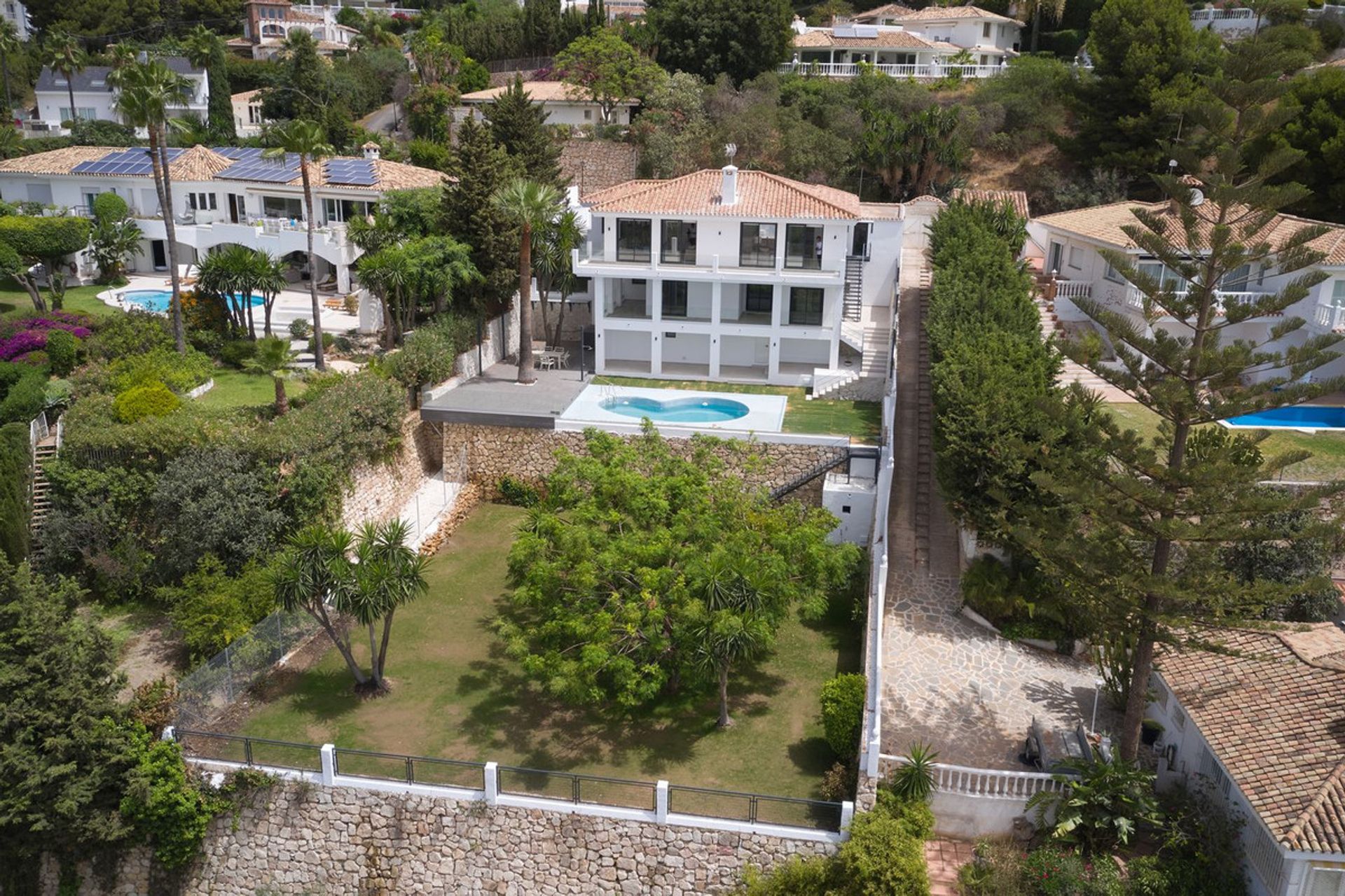 House in Benalmádena, Andalusia 10854136