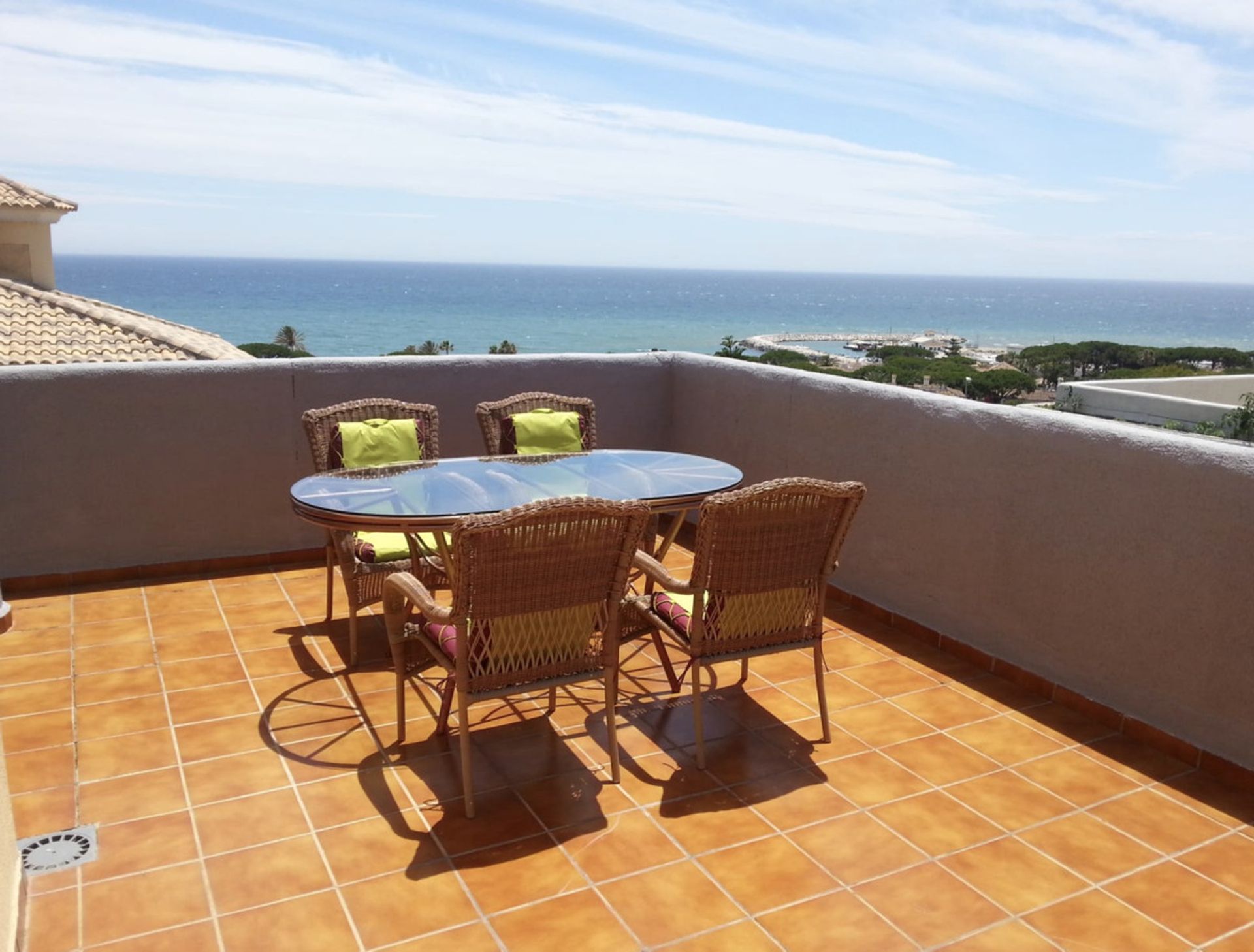 Condominium in Marbella, Andalucía 10854177