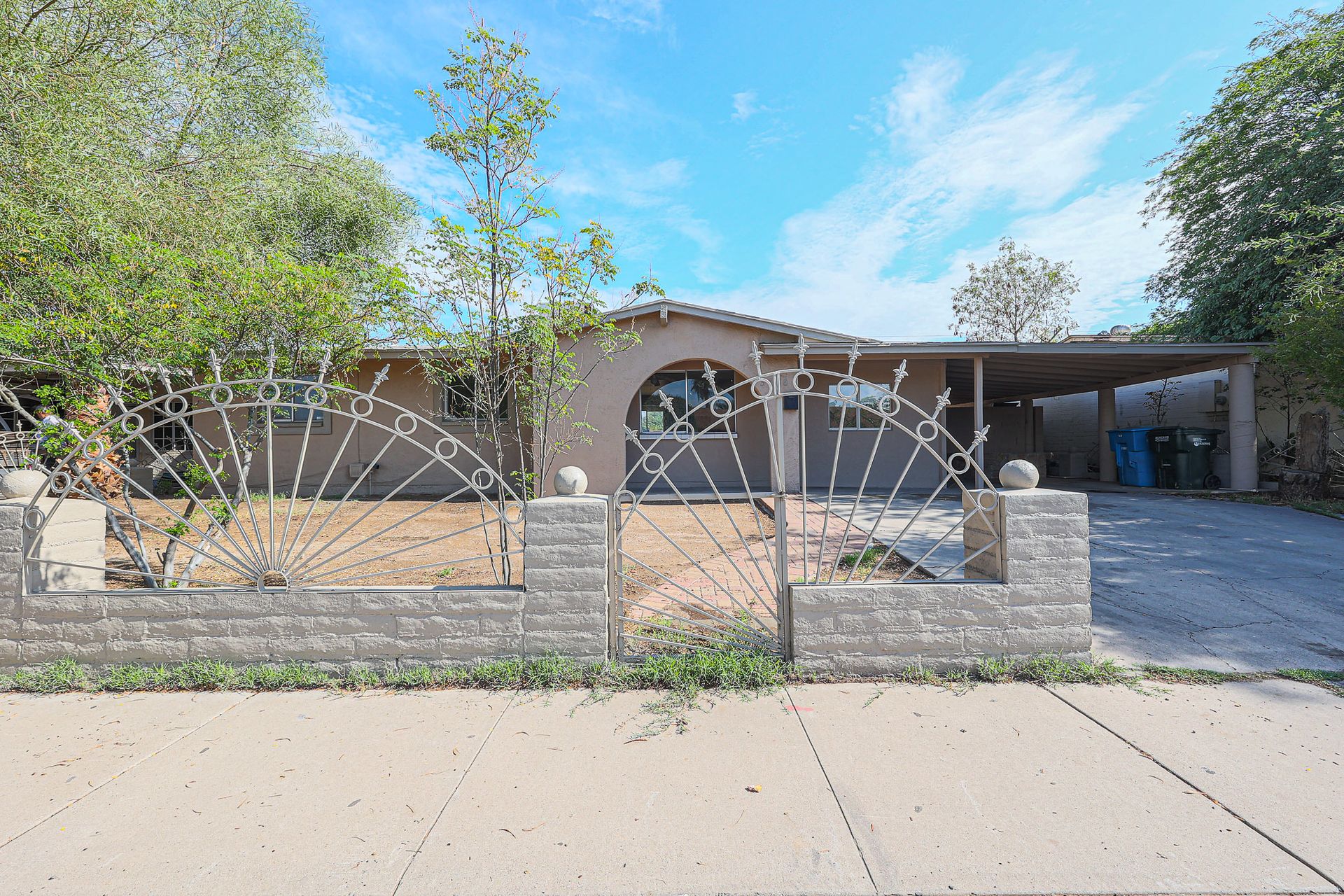 House in Cartwright, Arizona 10854371