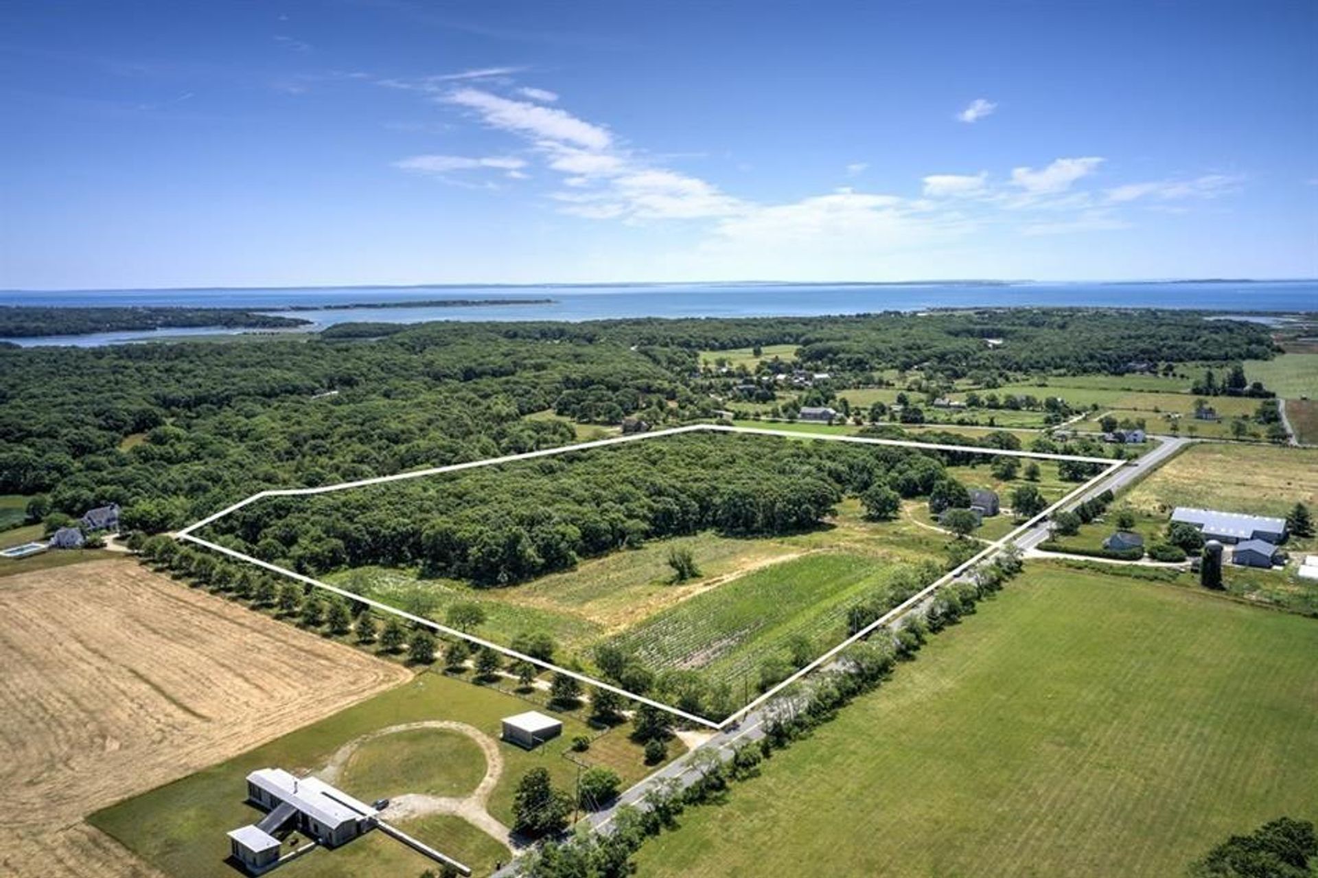 Terra no Pescoço Grande, Massachussets 10854702