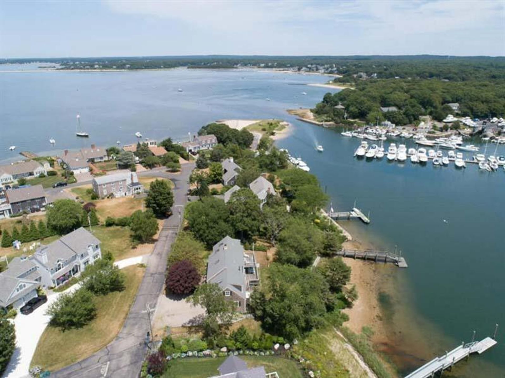 House in Silver Beach, Massachusetts 10854703