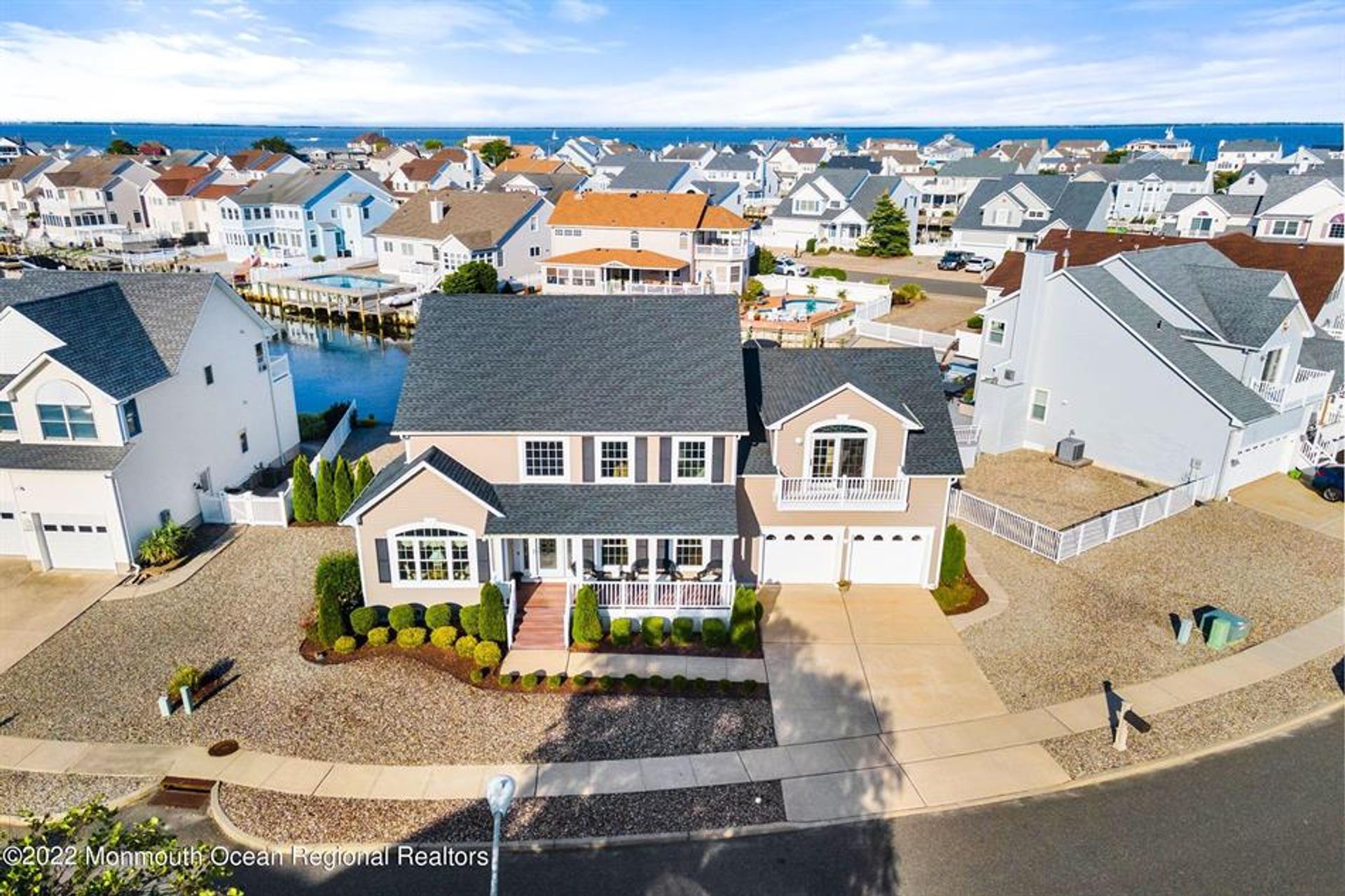 casa en Laurel Harbor, New Jersey 10855351