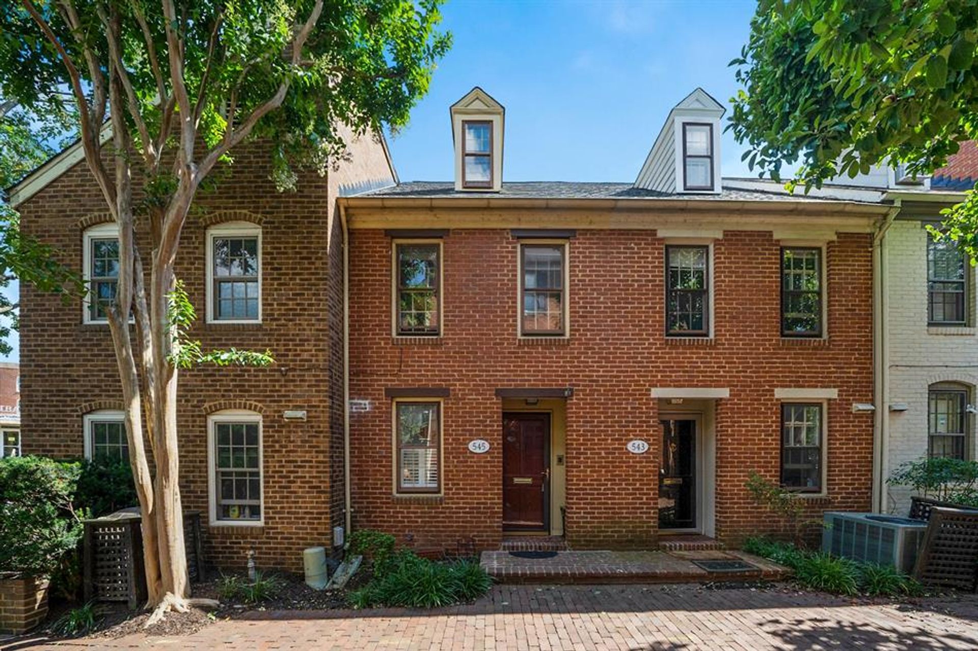 rumah dalam Alexandria, Virginia 10857338