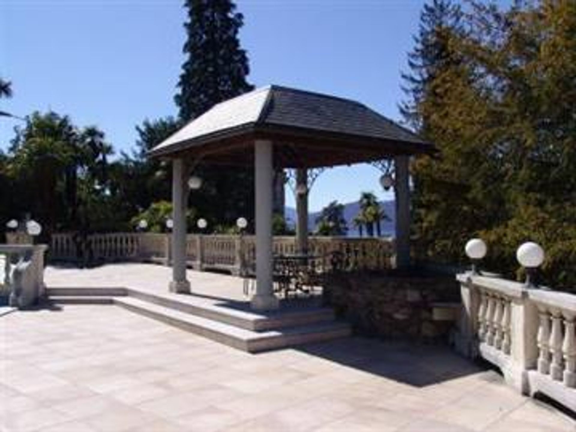 Будинок в Luino, Lombardy 10857377