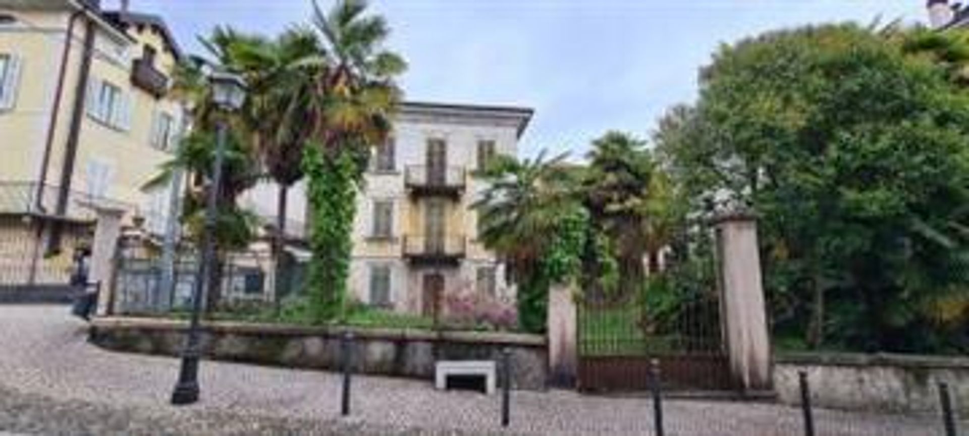 Rumah di Baveno, Piemonte 10857391